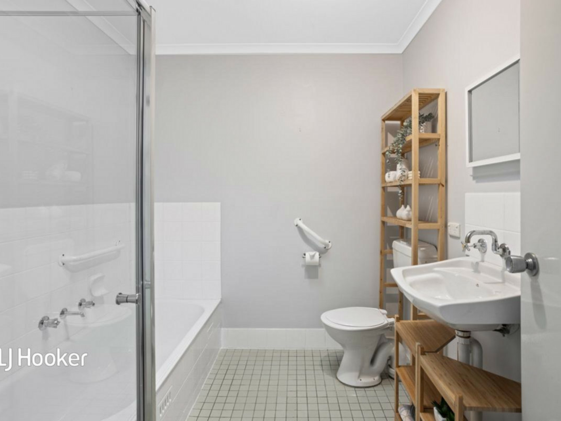 14 Nella Dan Court, GREENWITH