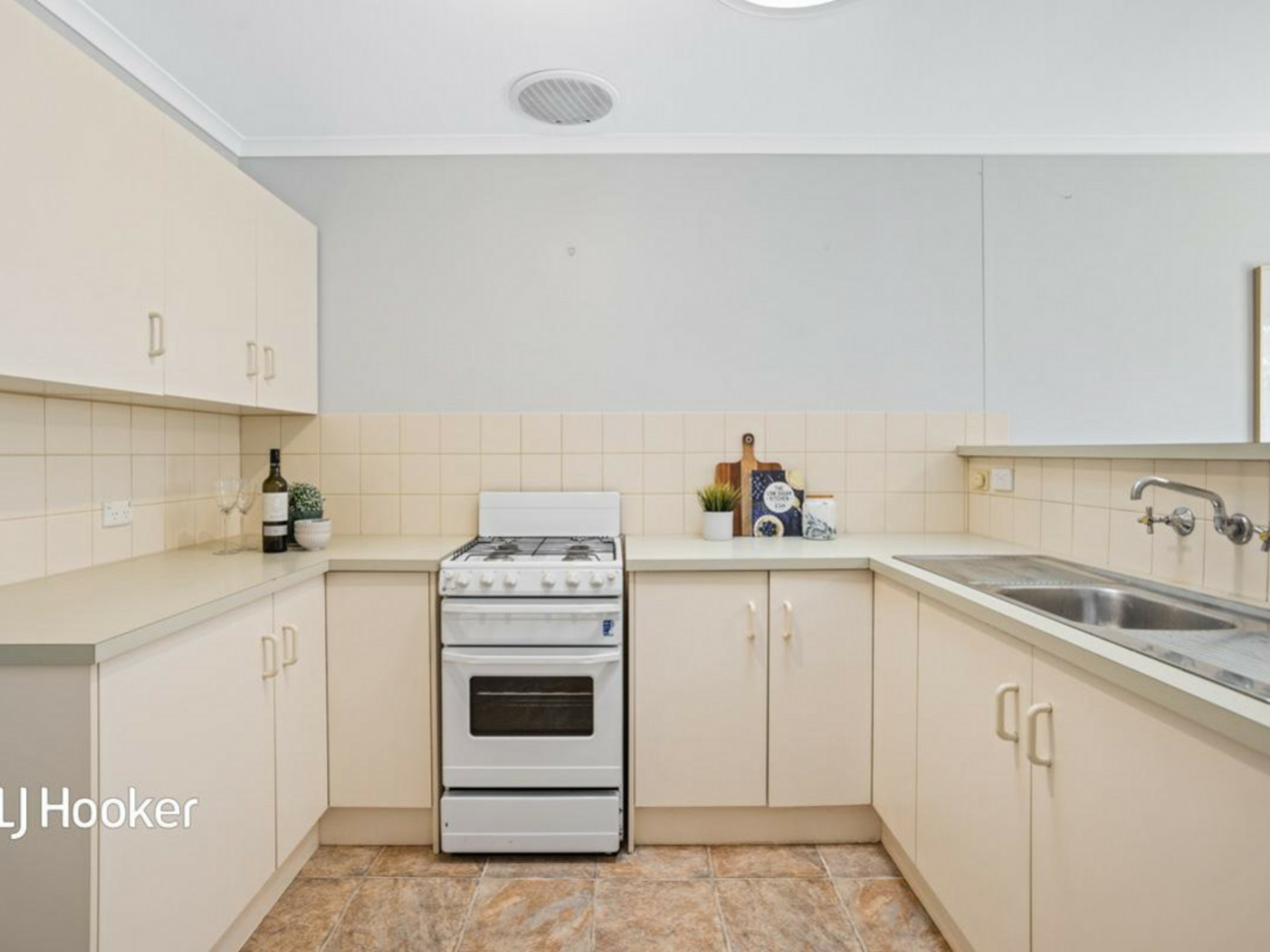 14 Nella Dan Court, GREENWITH