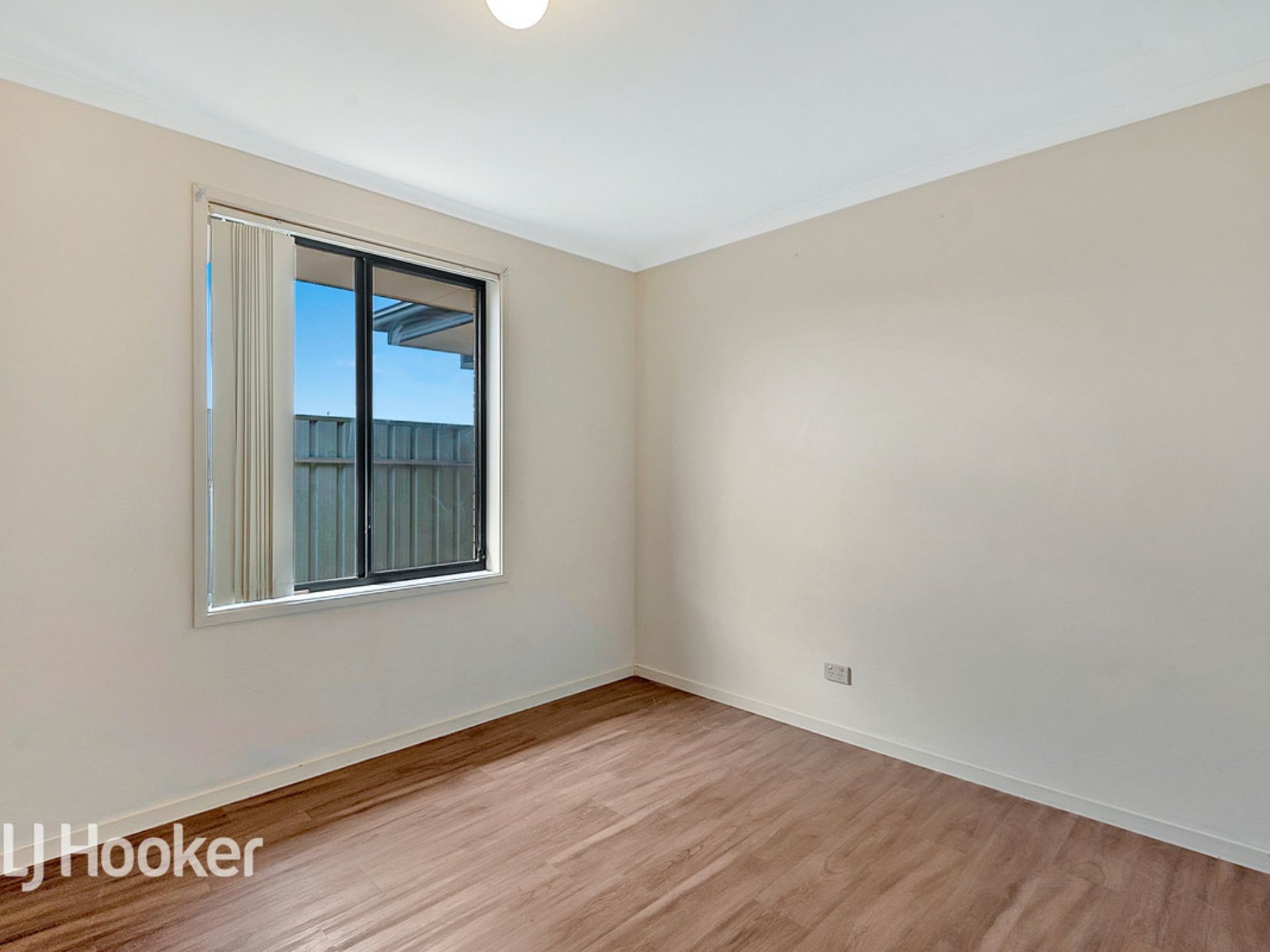17 Orange Parade, MUNNO PARA WEST