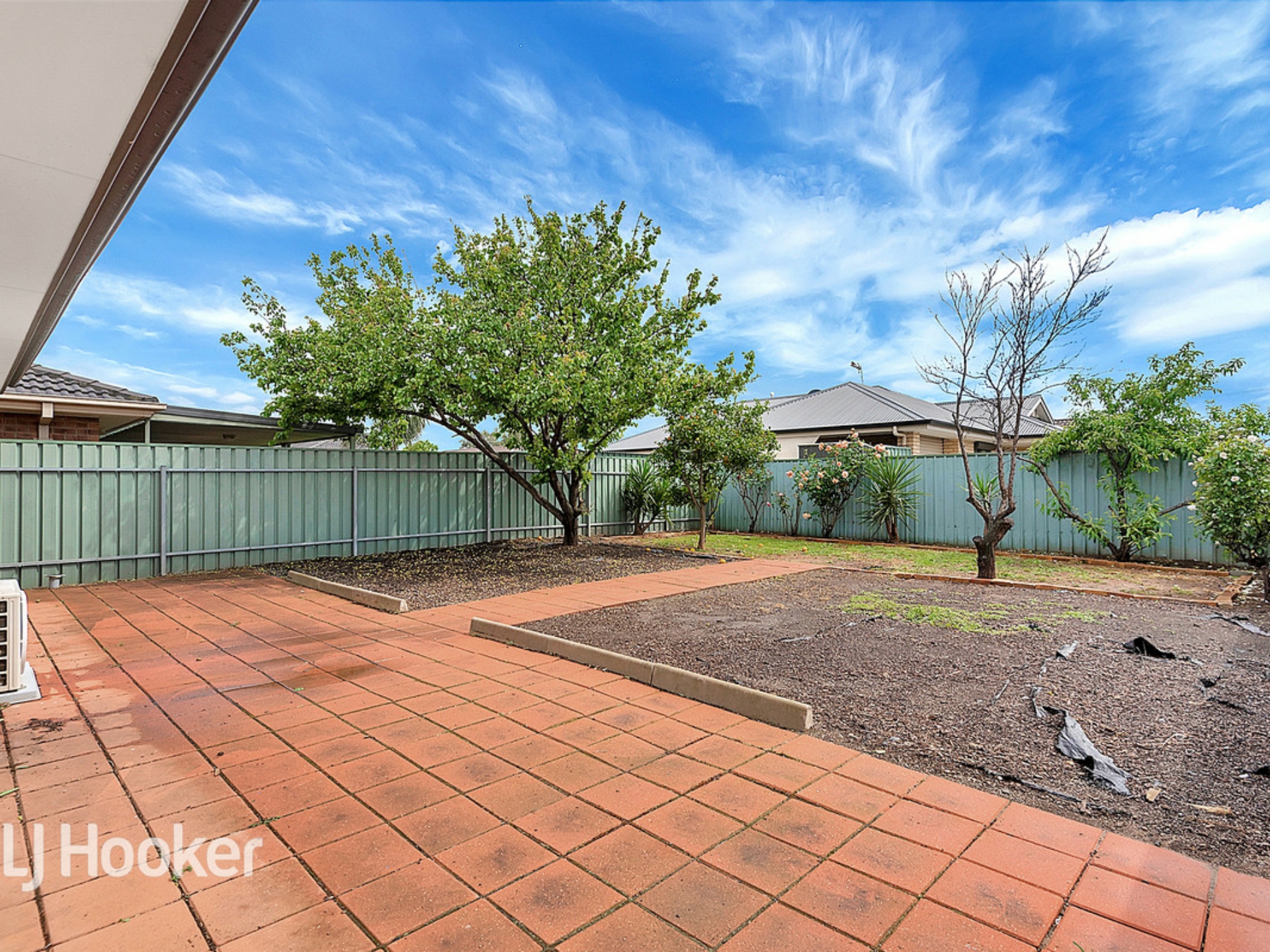 17 Orange Parade, MUNNO PARA WEST