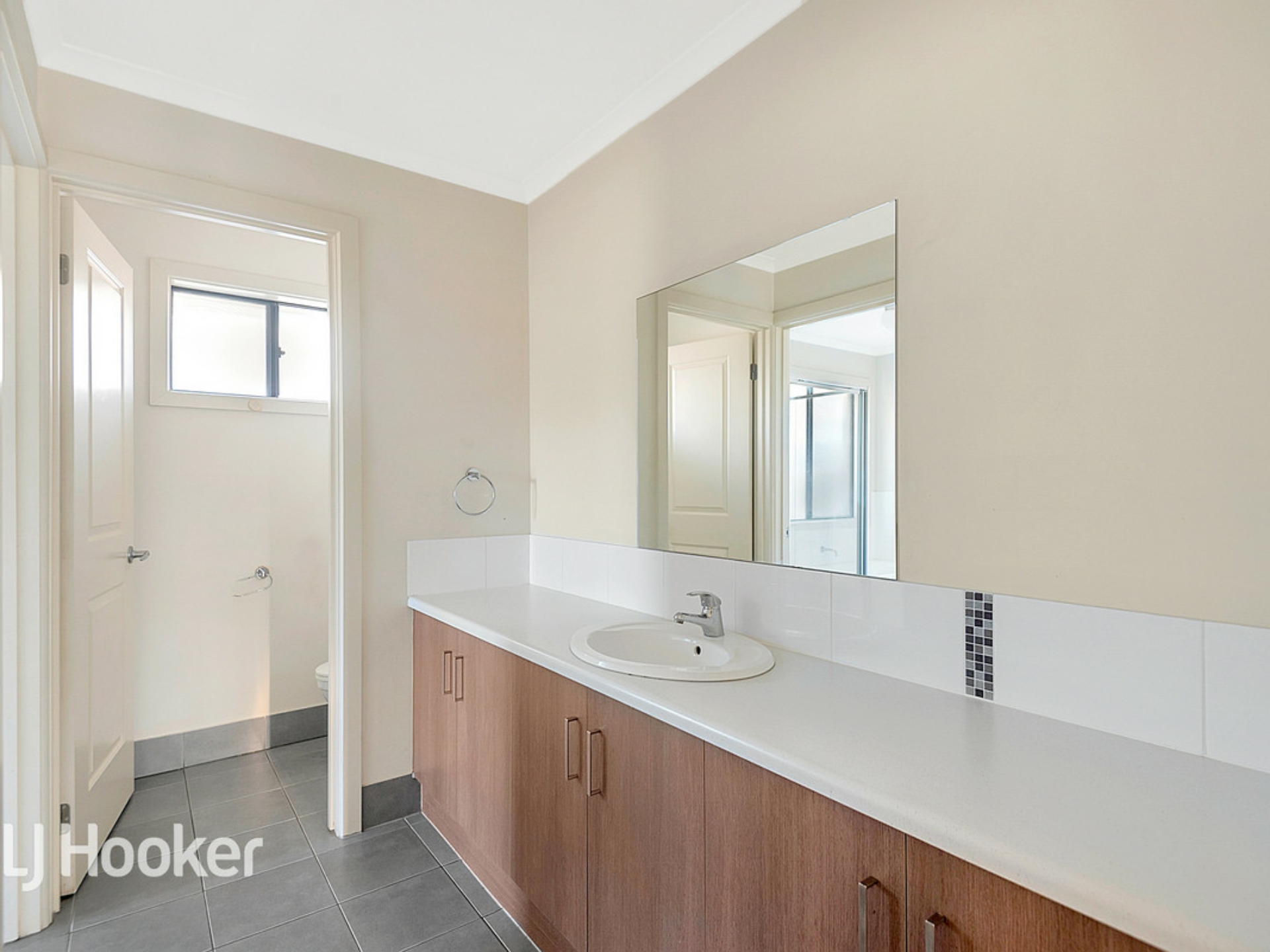 24 Neilson Court, MUNNO PARA WEST