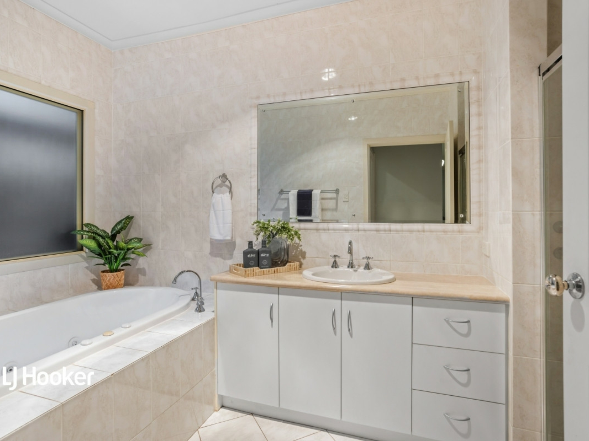 33 Braeburn Drive, GOLDEN GROVE