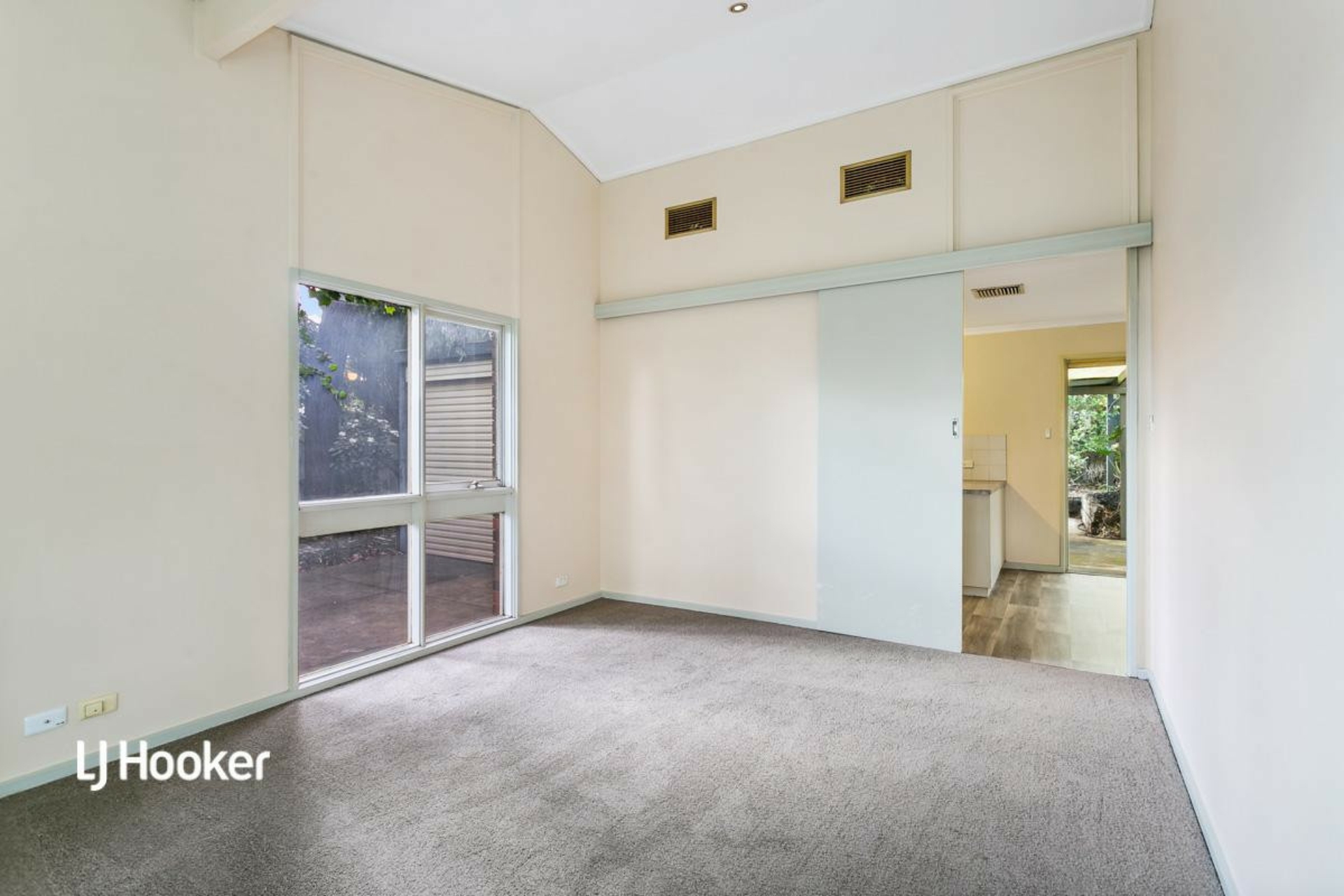 39 Kurrajong Street, SURREY DOWNS