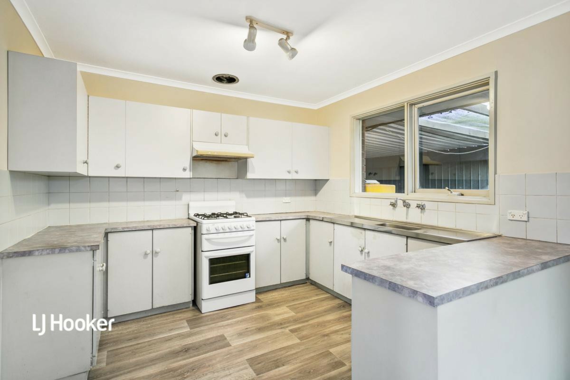 39 Kurrajong Street, SURREY DOWNS