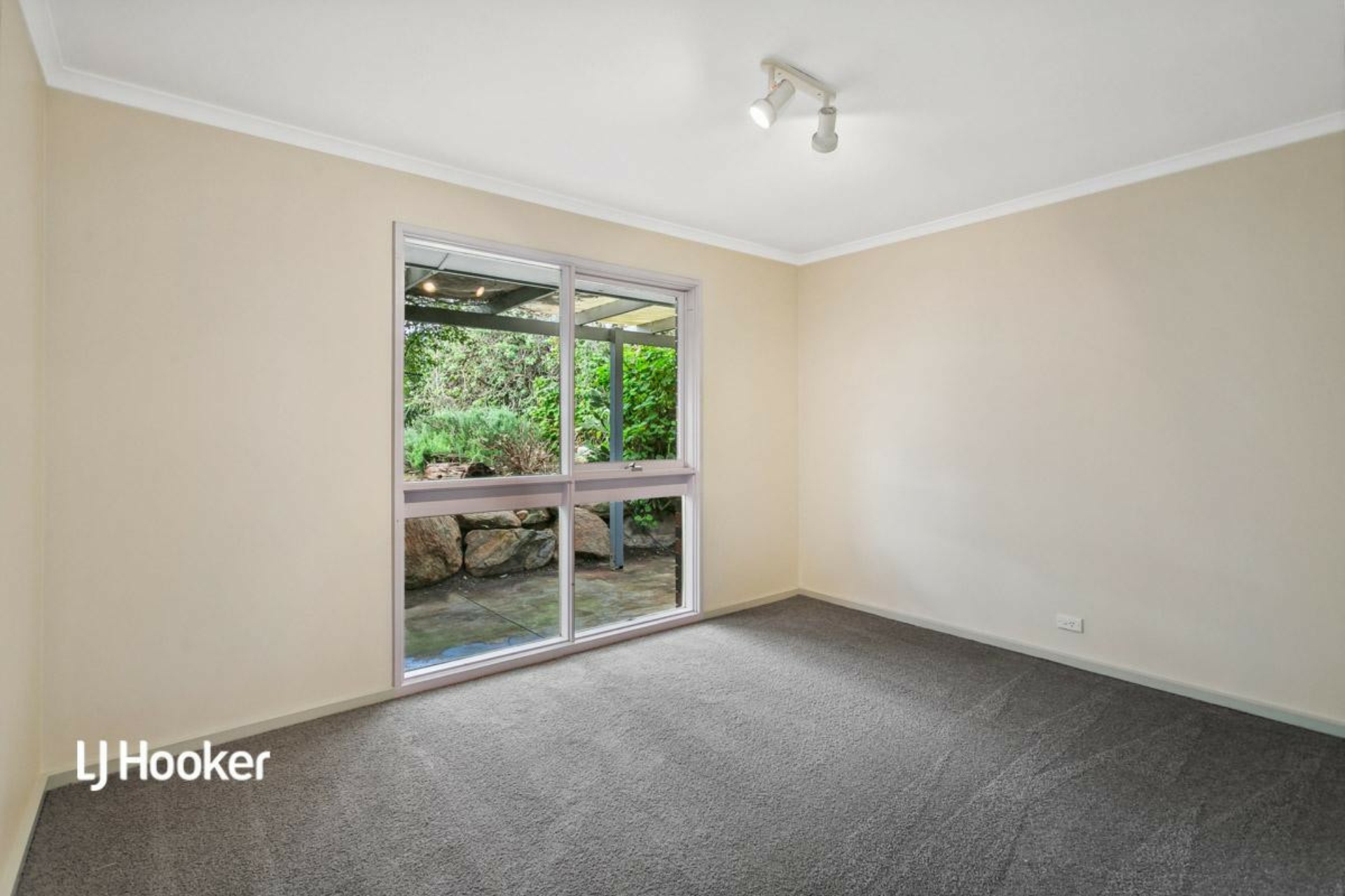 39 Kurrajong Street, SURREY DOWNS