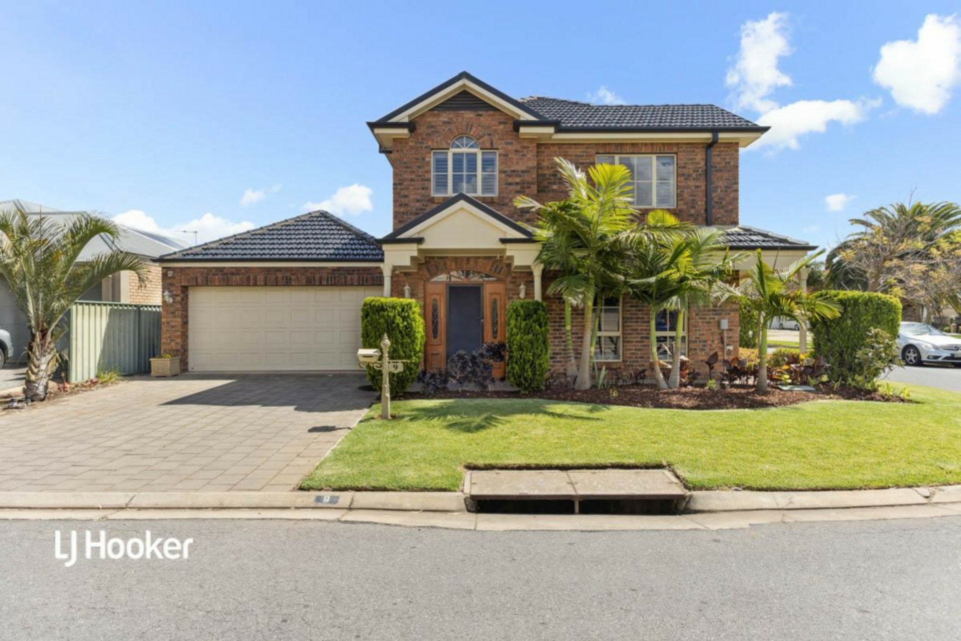 9 Frome Crescent, Mawson Lakes