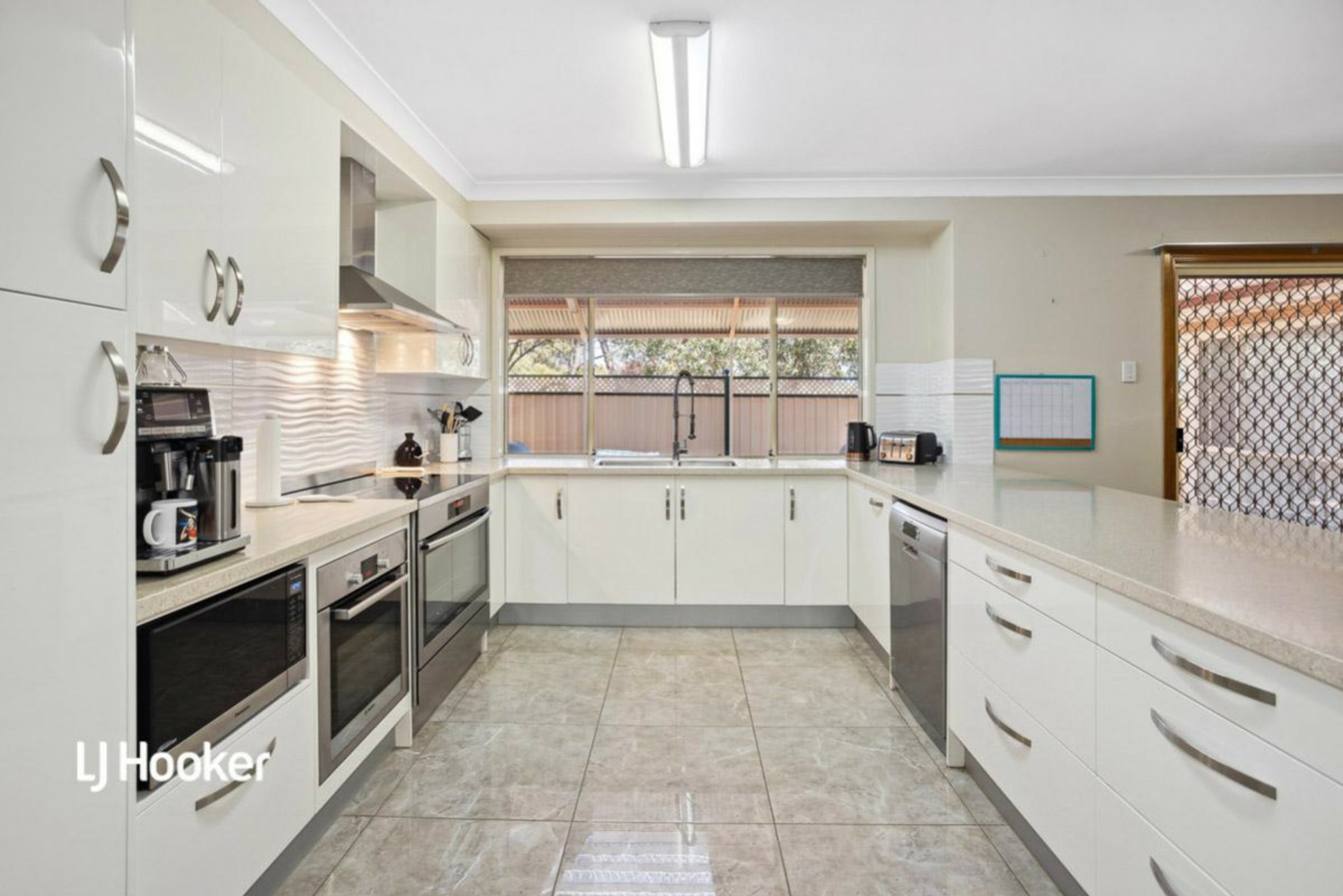 9 Hampshire Close, SALISBURY EAST