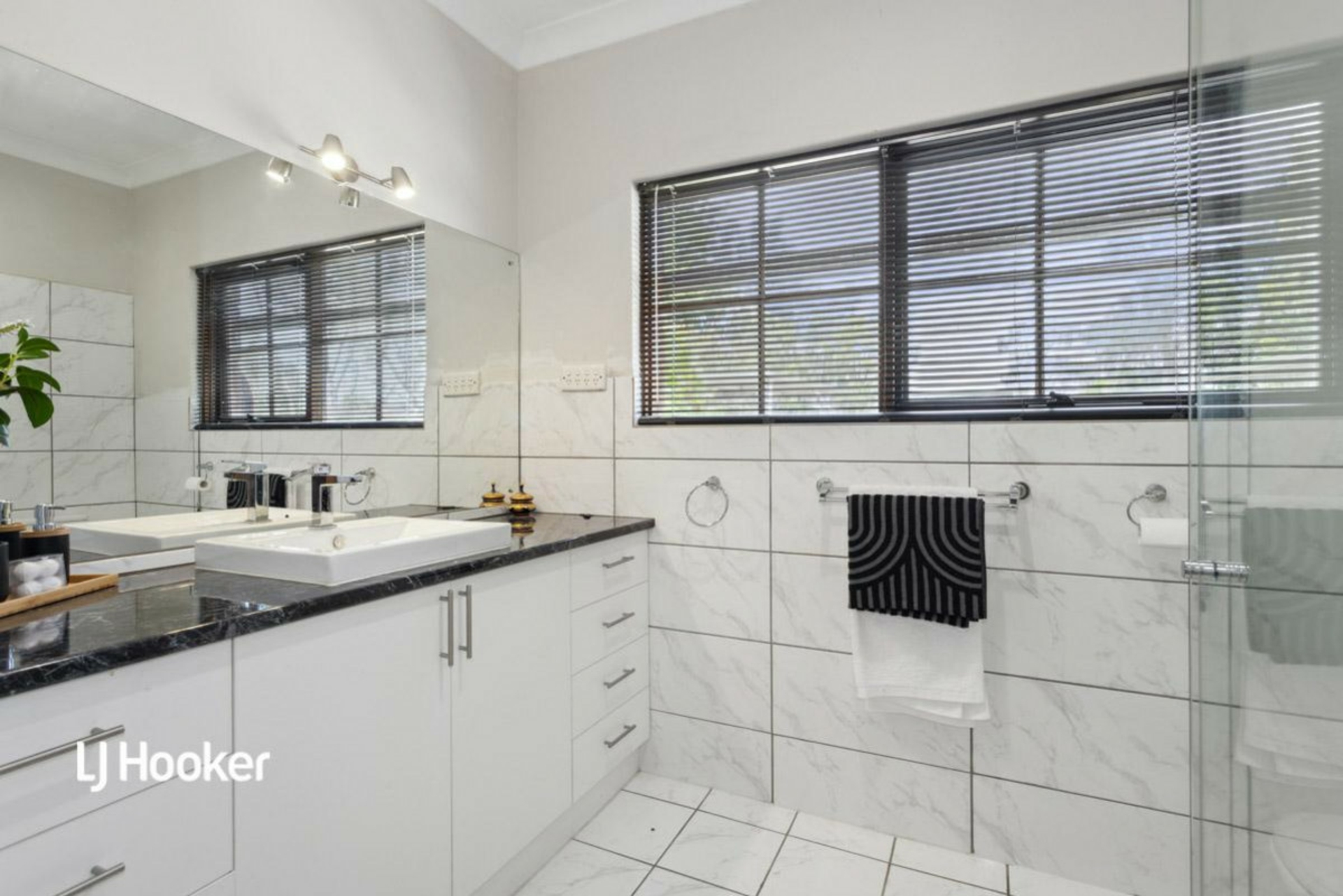 197 Tippett Road, CHAIN OF PONDS