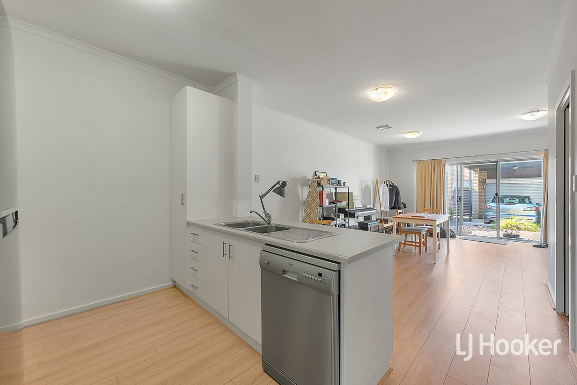 54 MacMillan Avenue, MAWSON LAKES
