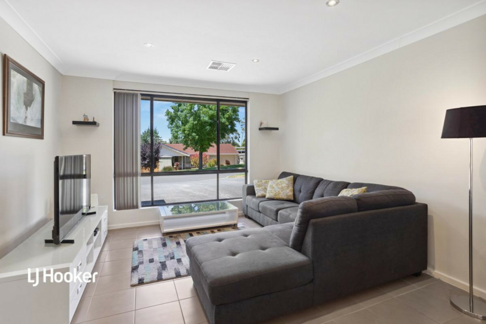 3 Lydia Avenue, SURREY DOWNS