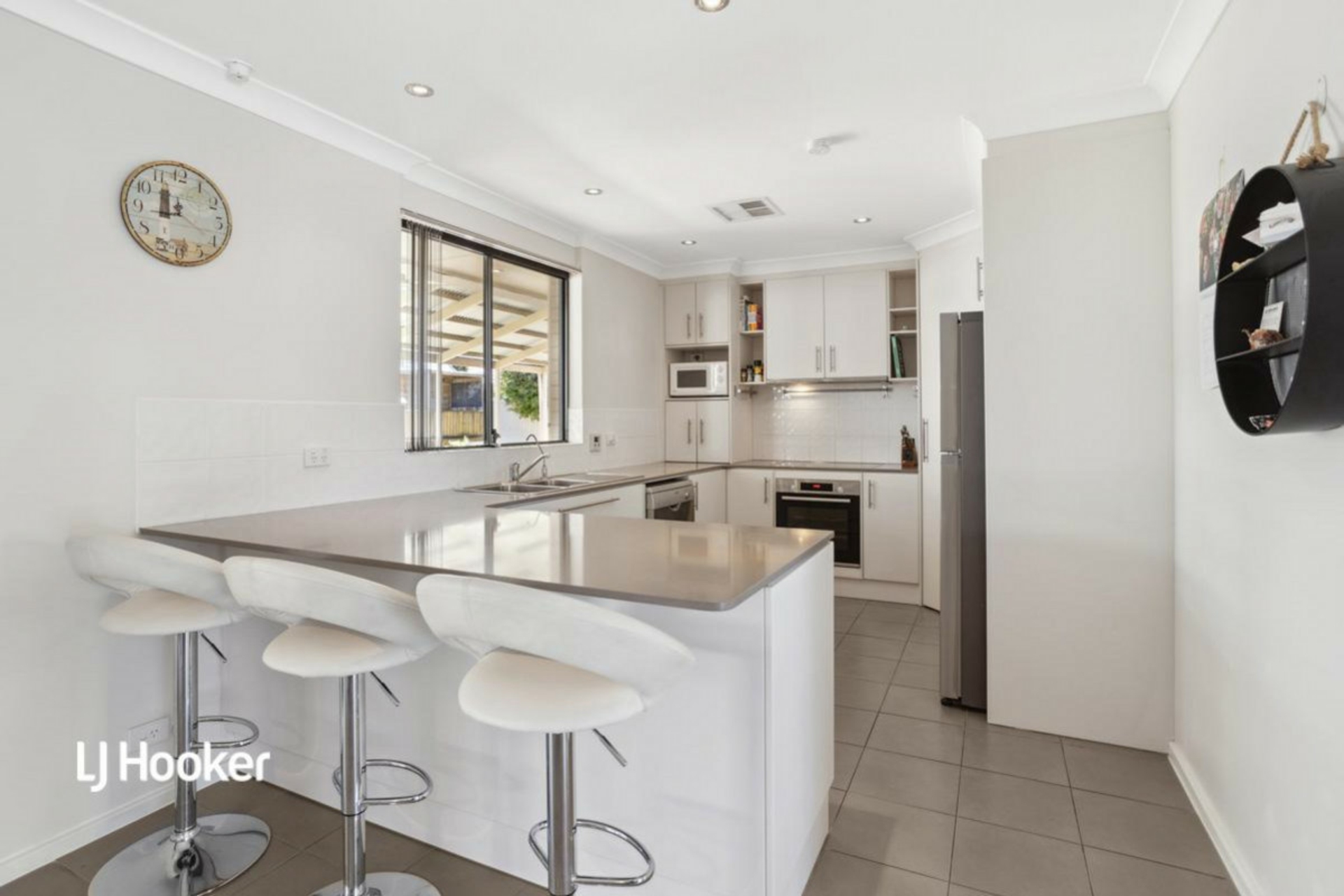 3 Lydia Avenue, SURREY DOWNS
