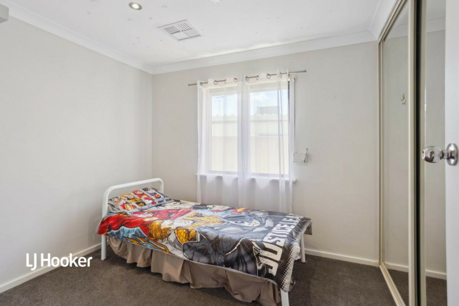 3 Lydia Avenue, SURREY DOWNS
