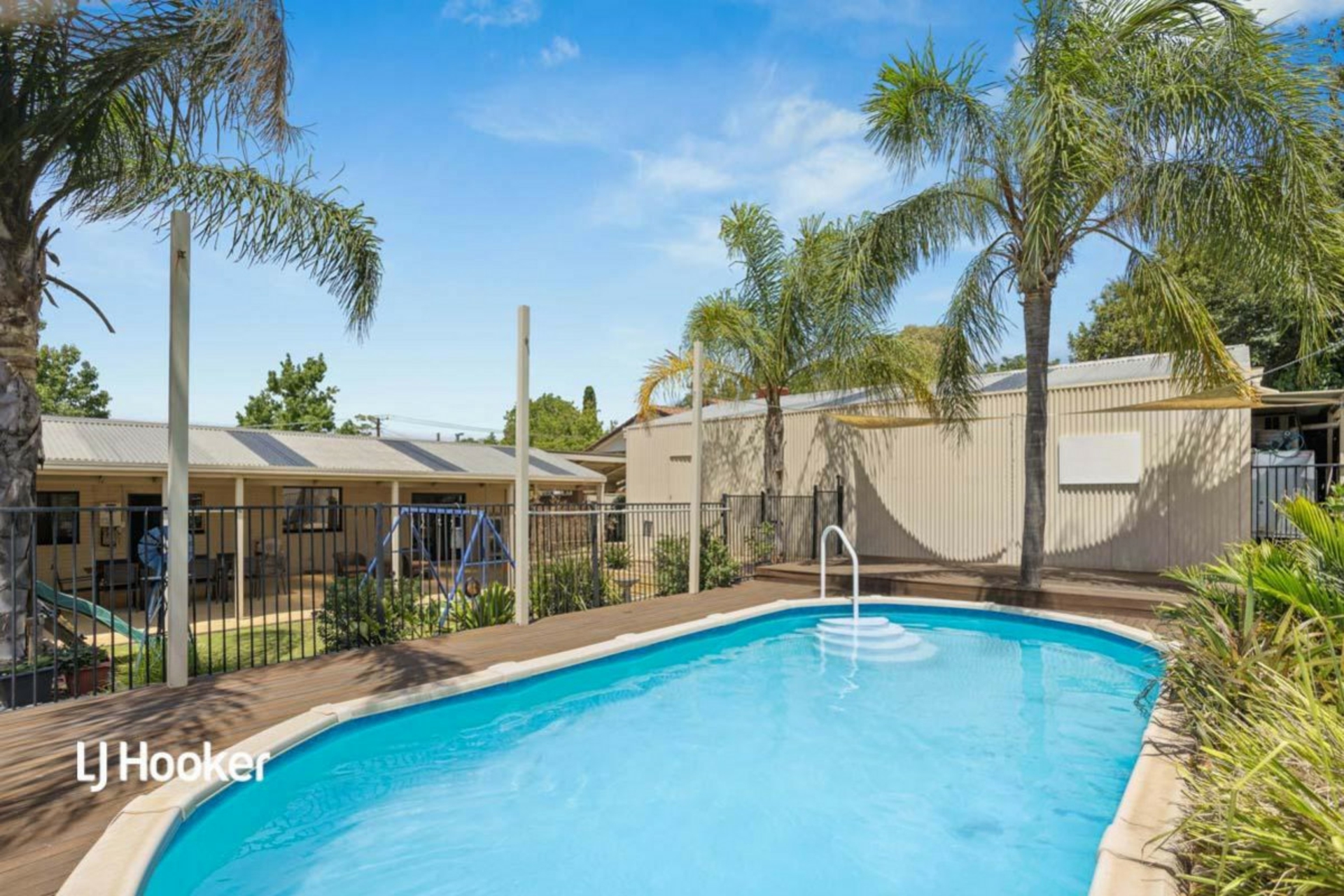 3 Lydia Avenue, SURREY DOWNS