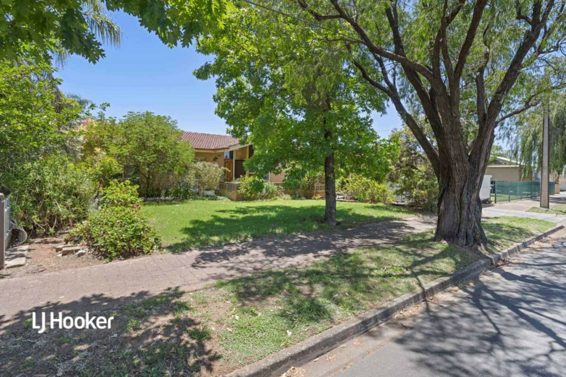 11 Gothic Drive, PARADISE