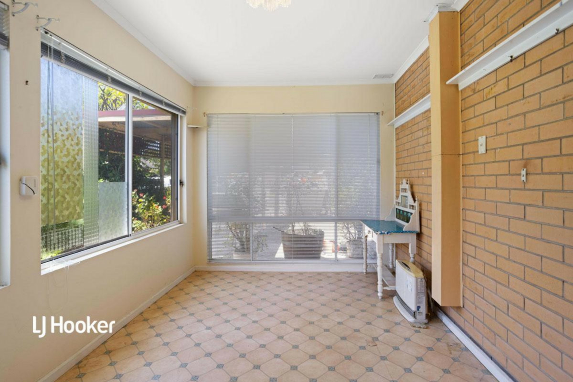 11 Gothic Drive, PARADISE