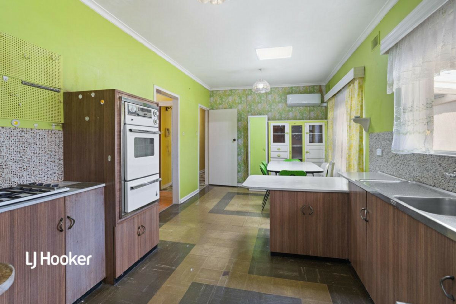 11 Gothic Drive, PARADISE