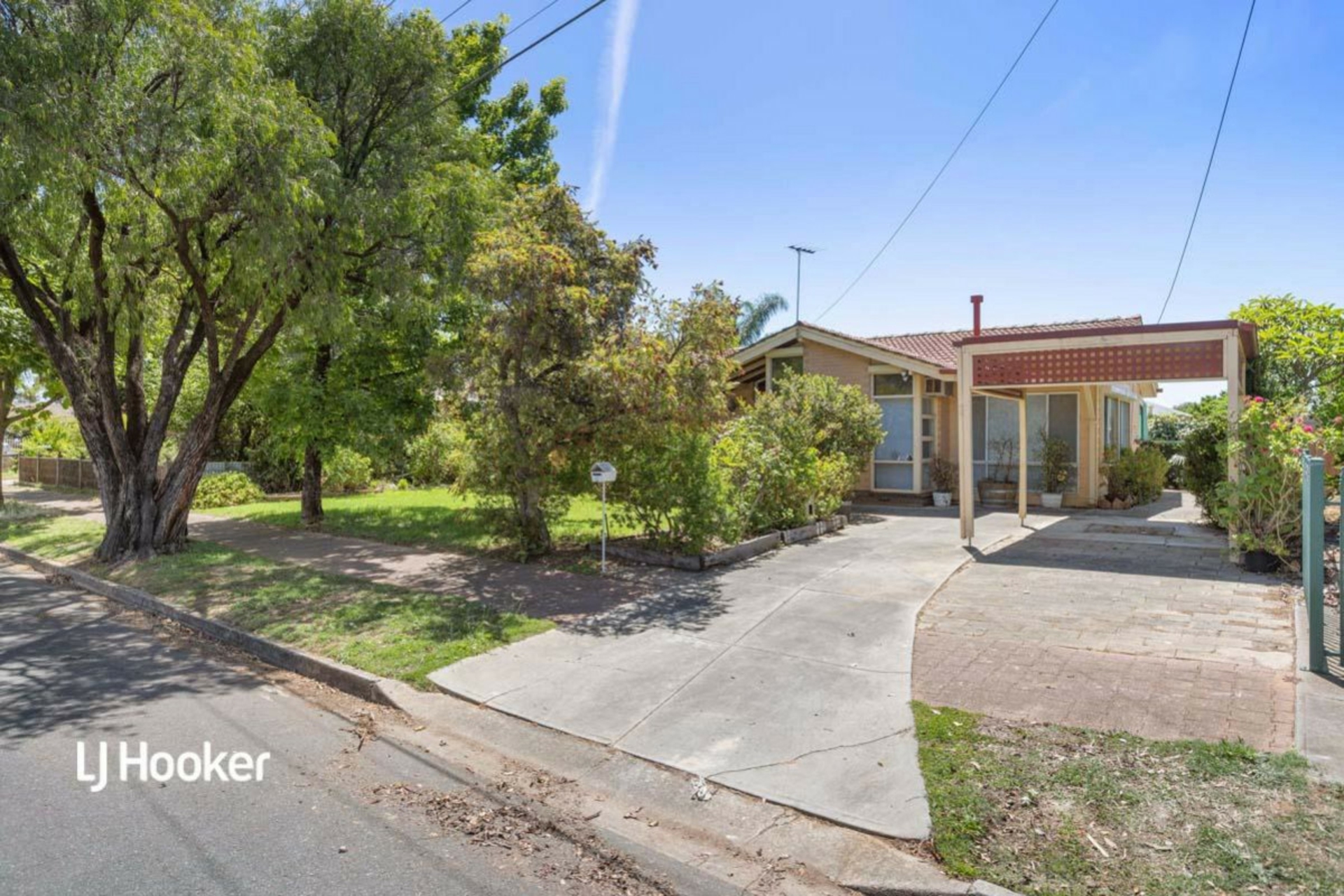 11 Gothic Drive, PARADISE