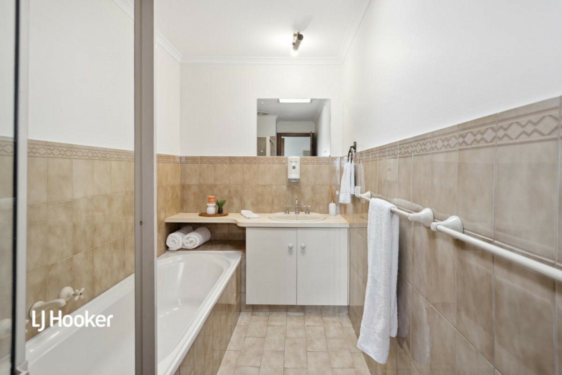 2/718 Lower North East Road, PARADISE
