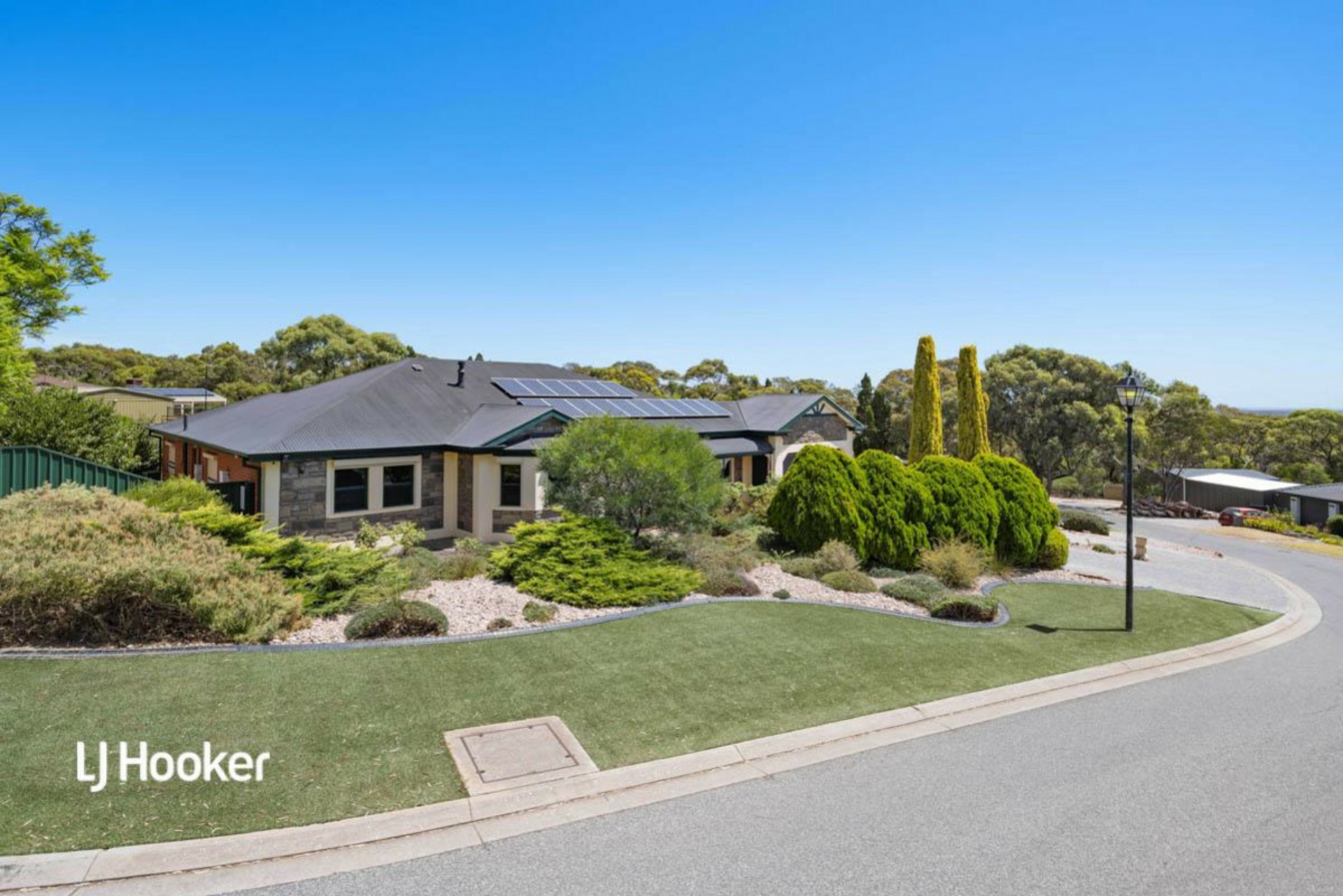1 Crest Court, Gulfview Heights