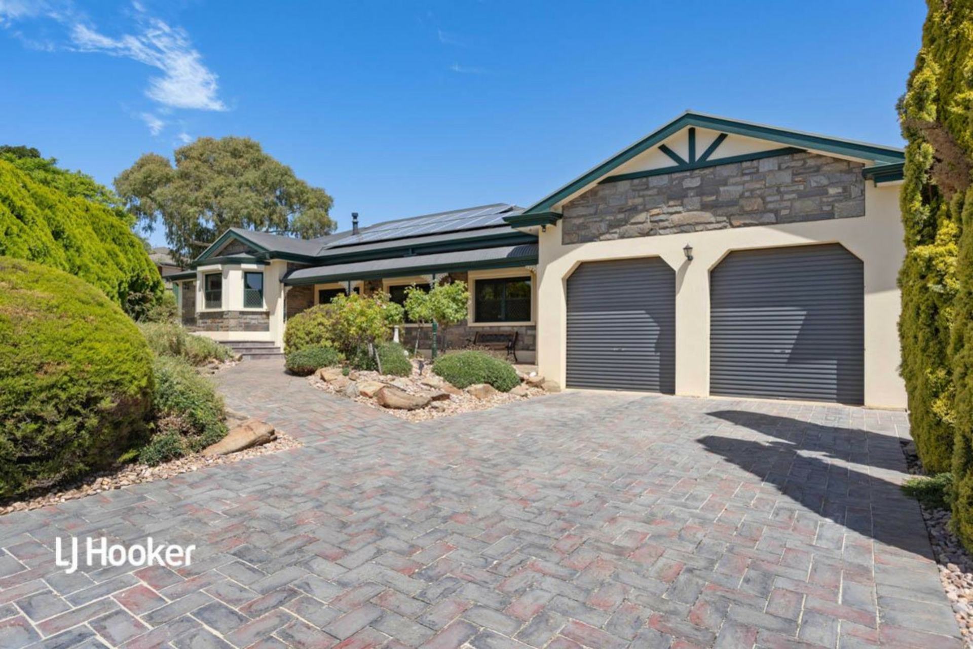 1 Crest Court, Gulfview Heights