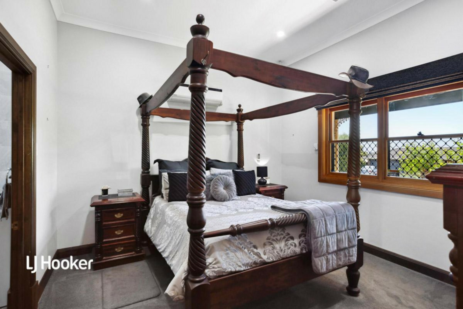 1 Crest Court, Gulfview Heights