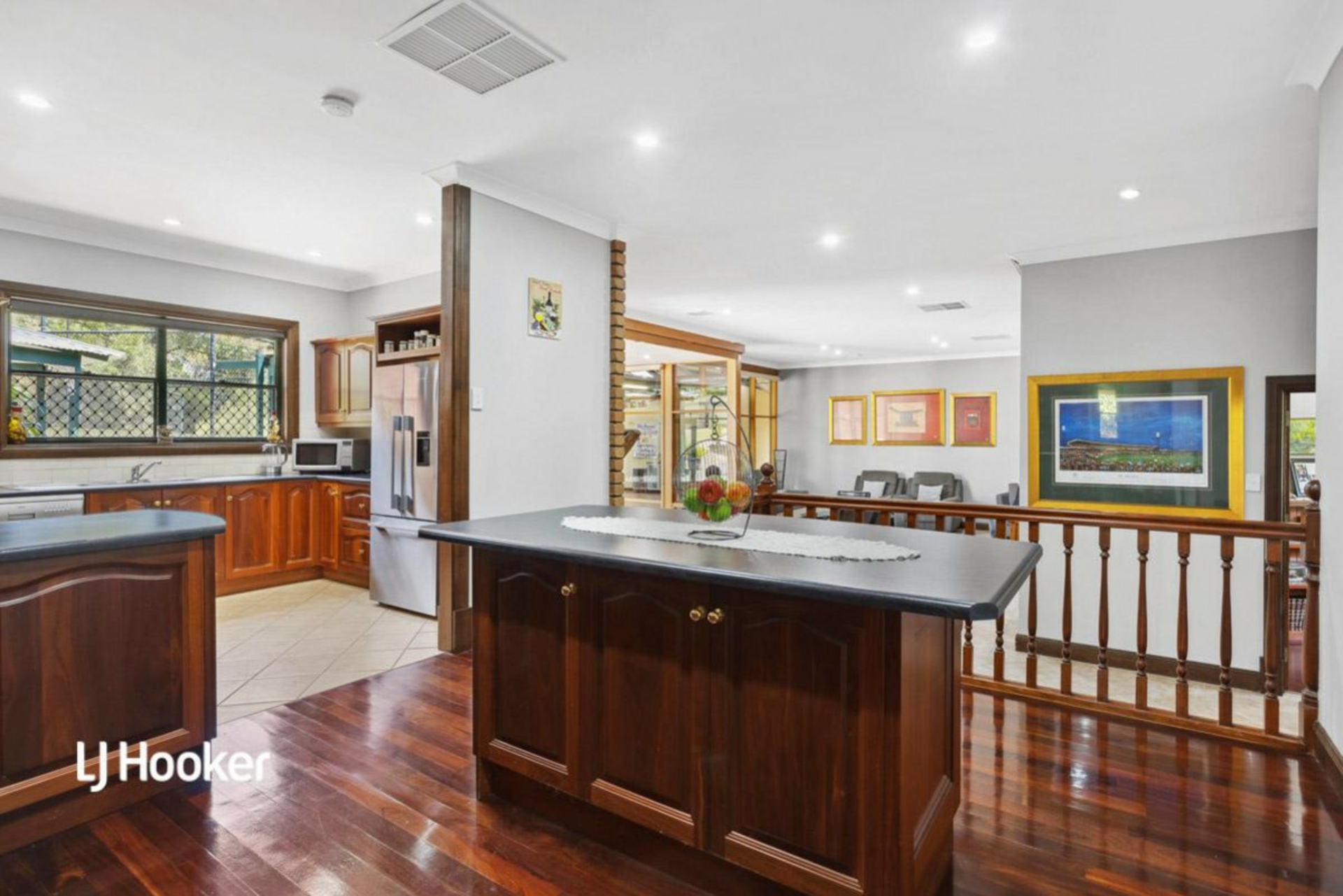 1 Crest Court, Gulfview Heights