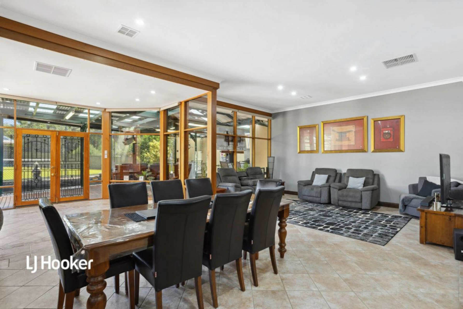 1 Crest Court, Gulfview Heights