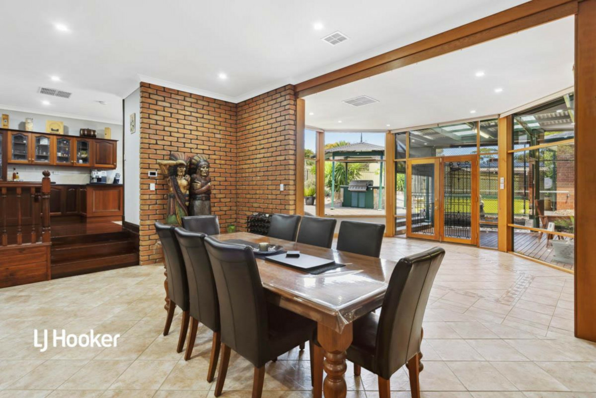 1 Crest Court, Gulfview Heights