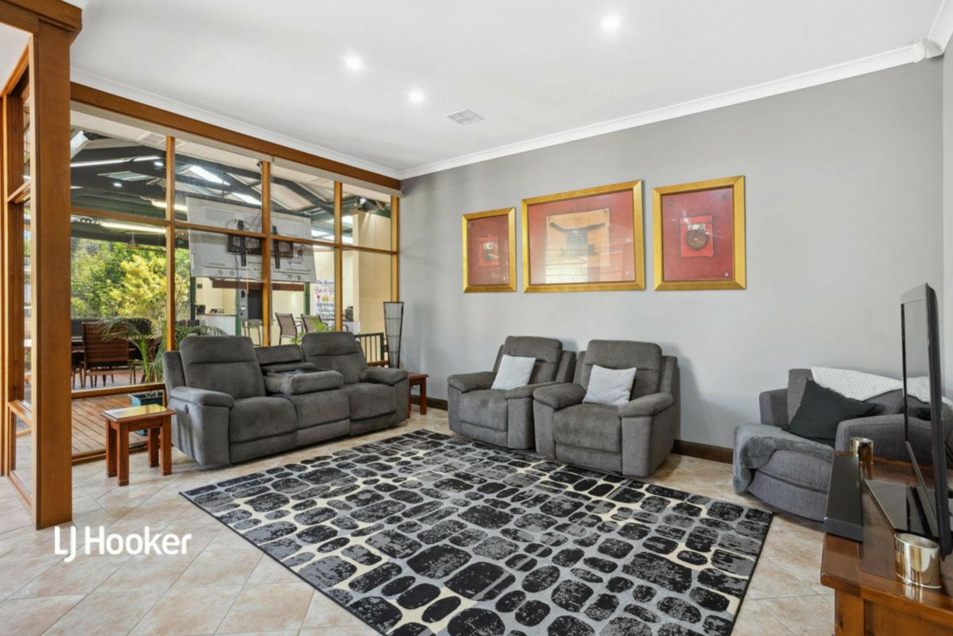 1 Crest Court, Gulfview Heights