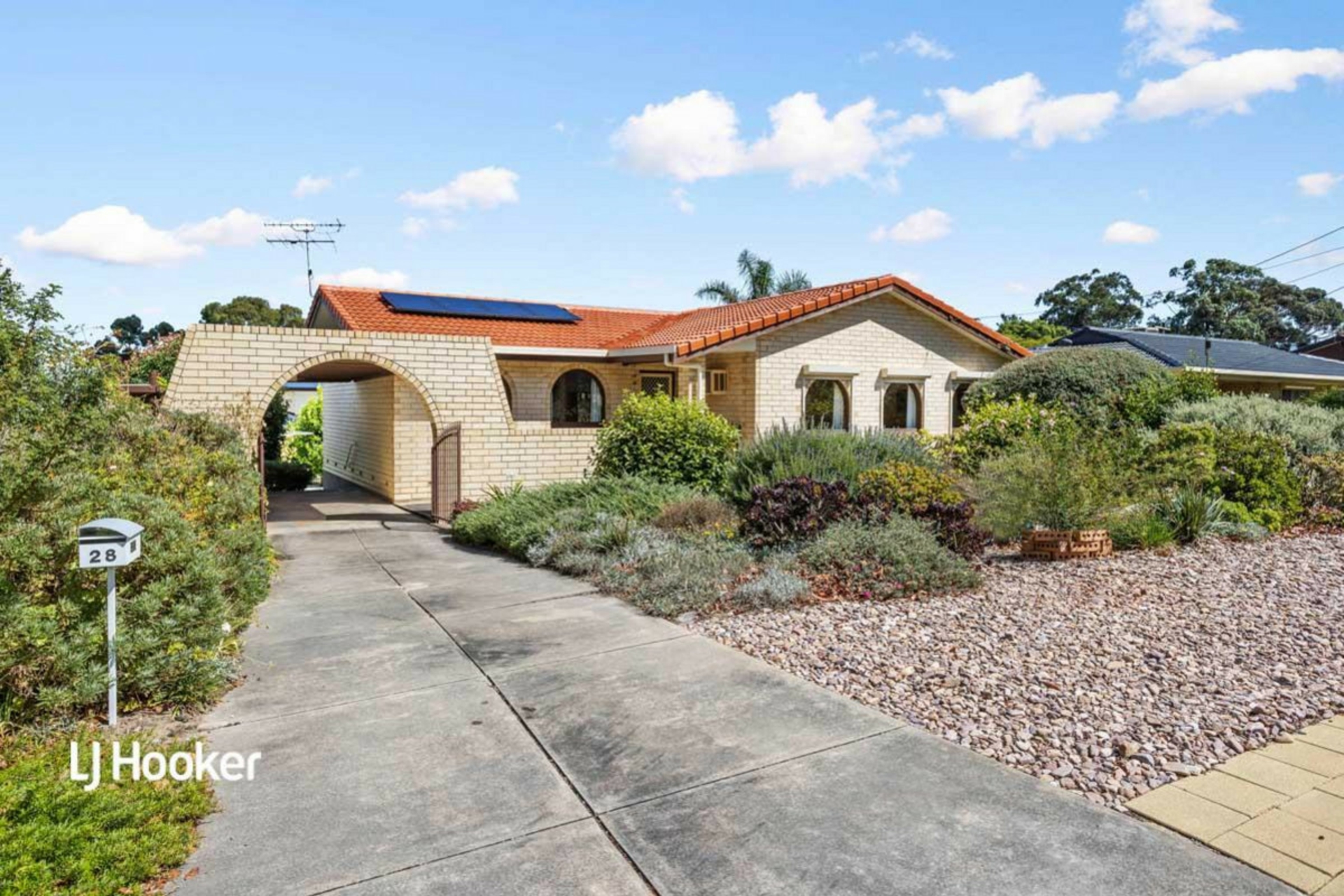 28 Hoylake Crescent, FAIRVIEW PARK