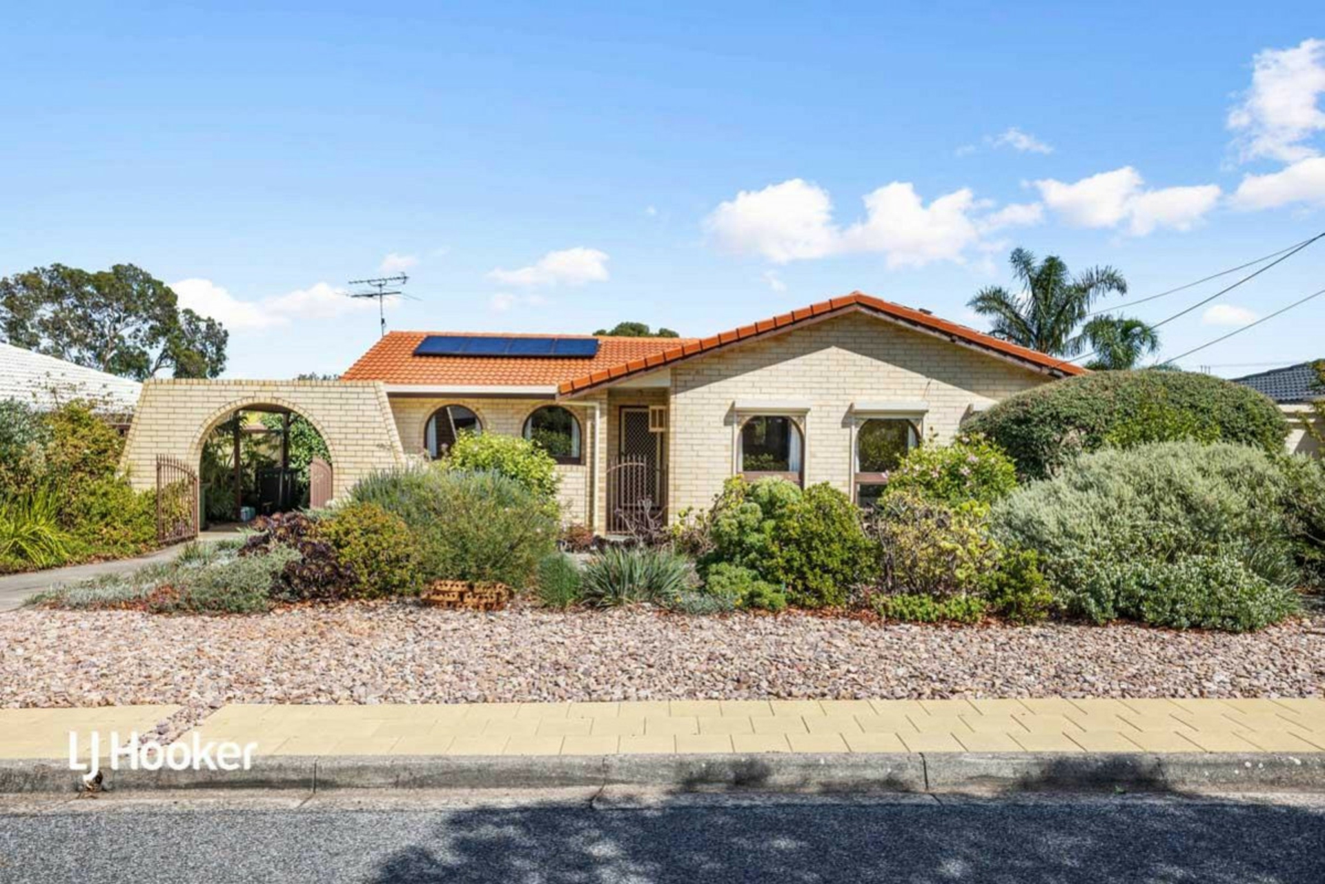 28 Hoylake Crescent, FAIRVIEW PARK