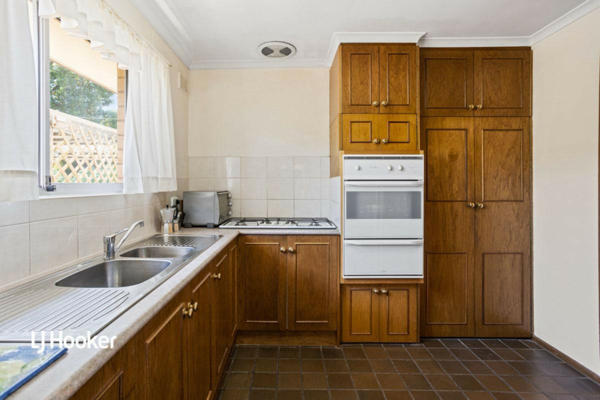 28 Hoylake Crescent, FAIRVIEW PARK