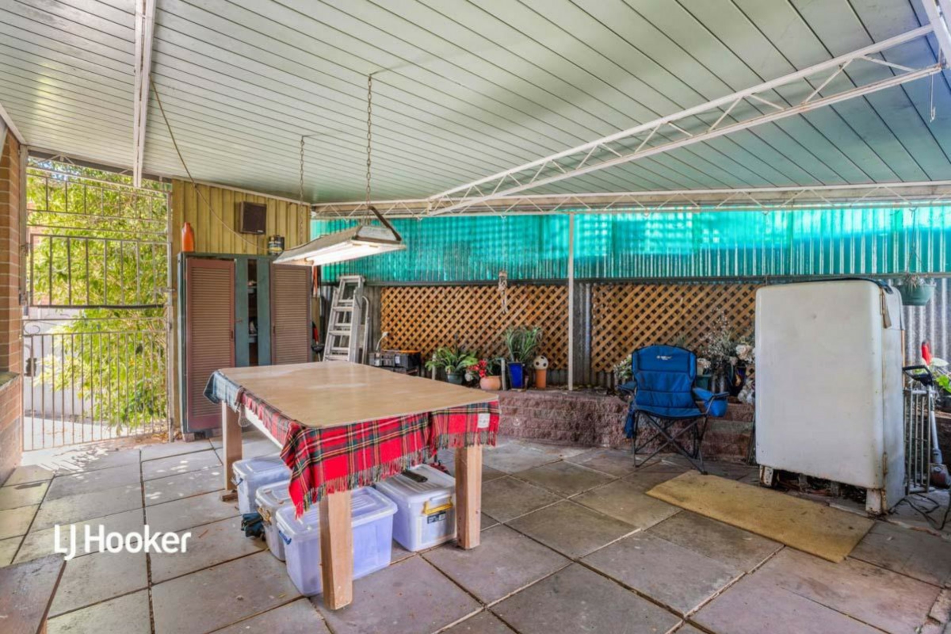 77 Rutherglen Avenue, VALLEY VIEW