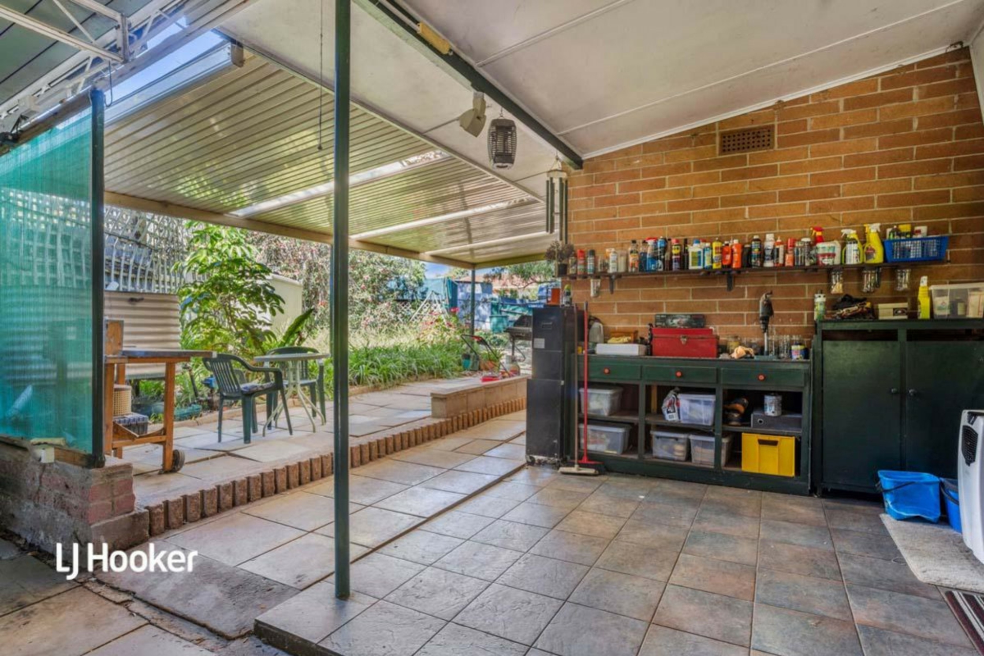 77 Rutherglen Avenue, VALLEY VIEW