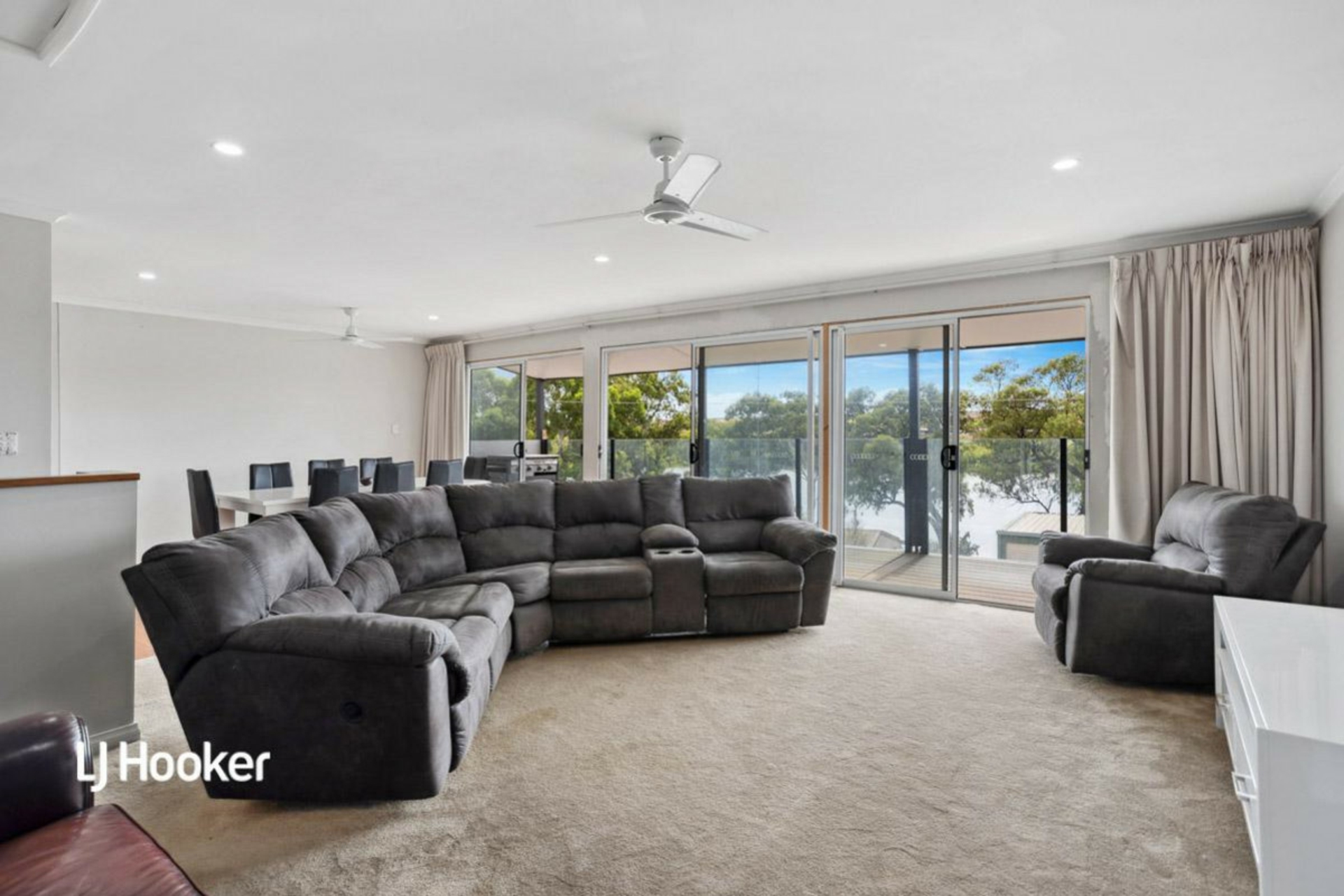 2 Mathews Circuit, WOODLANE