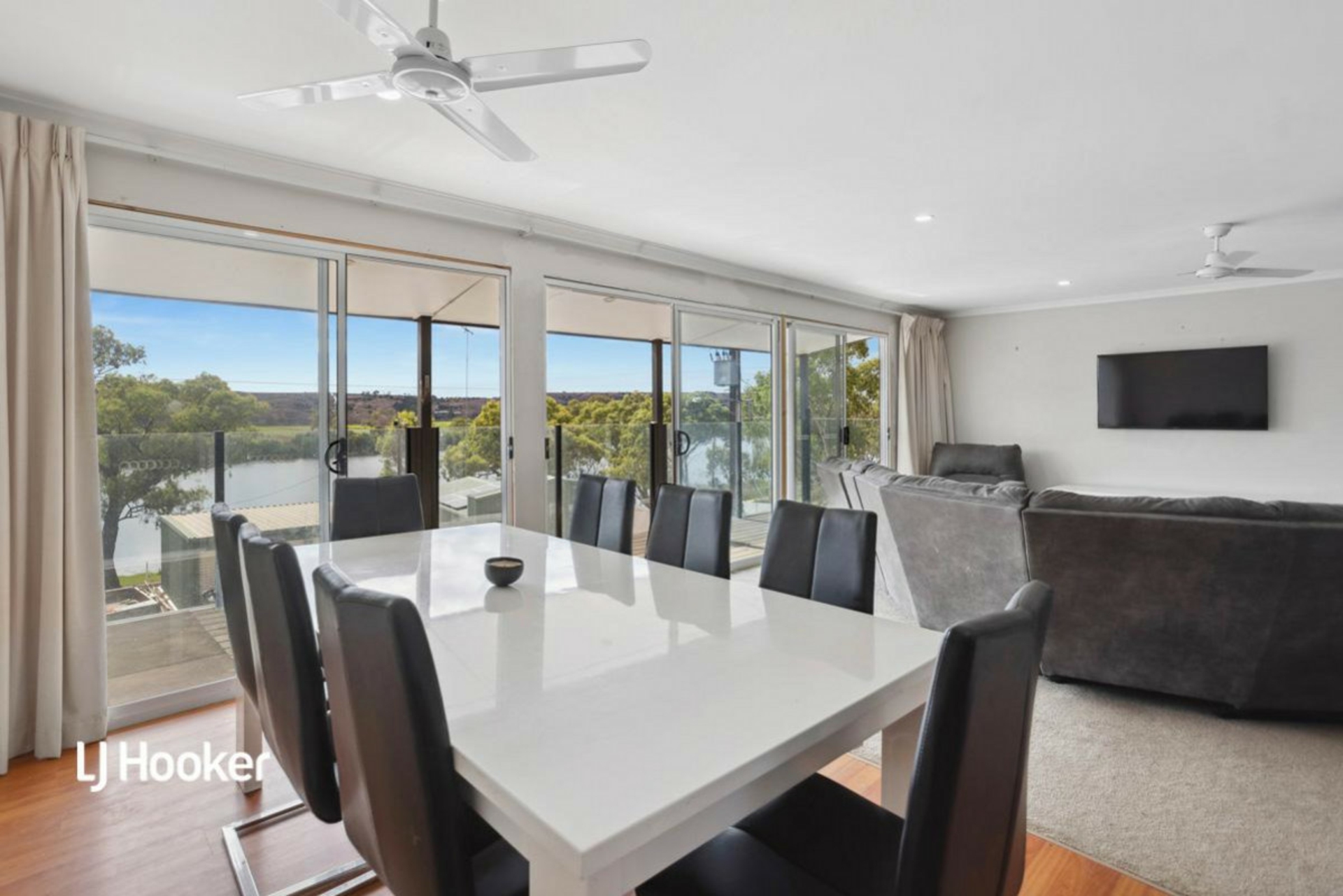 2 Mathews Circuit, WOODLANE