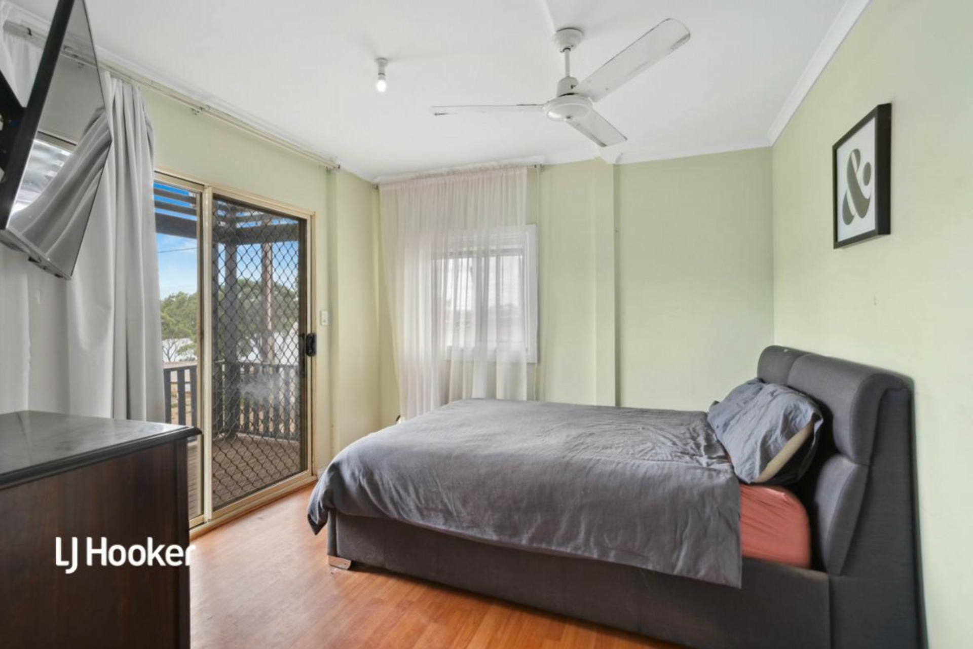 2 Mathews Circuit, WOODLANE