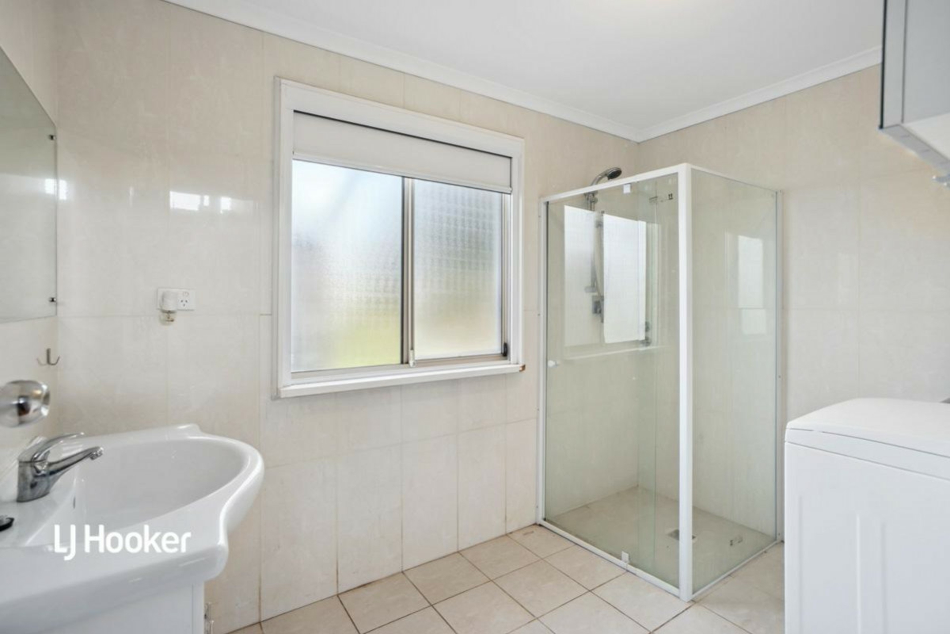 2 Mathews Circuit, WOODLANE