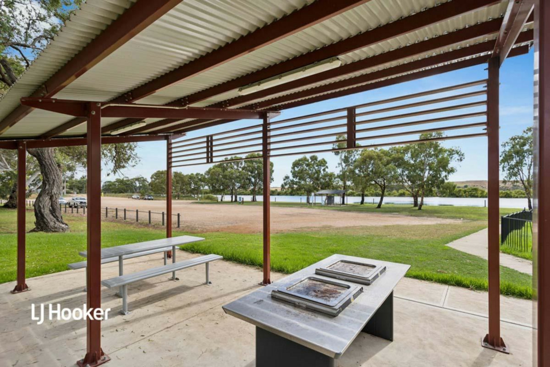 2 Mathews Circuit, WOODLANE