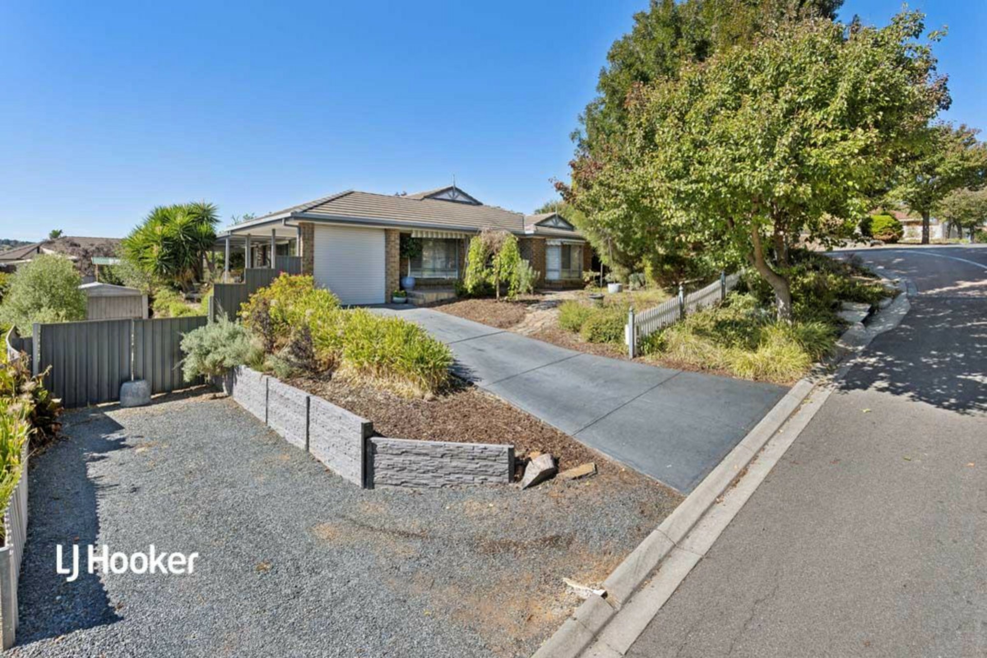 12 Bloomfield Avenue, GREENWITH