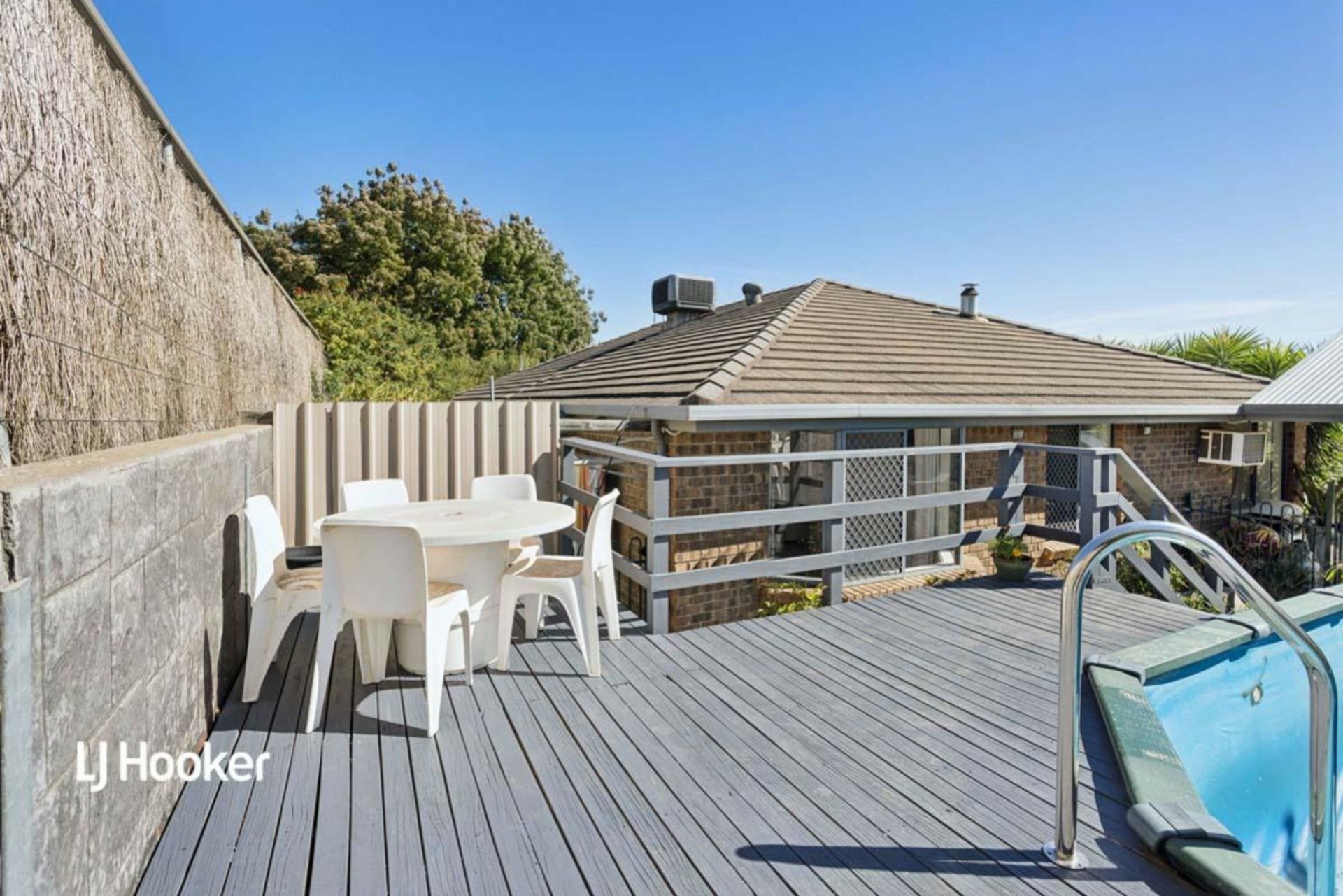 12 Bloomfield Avenue, GREENWITH