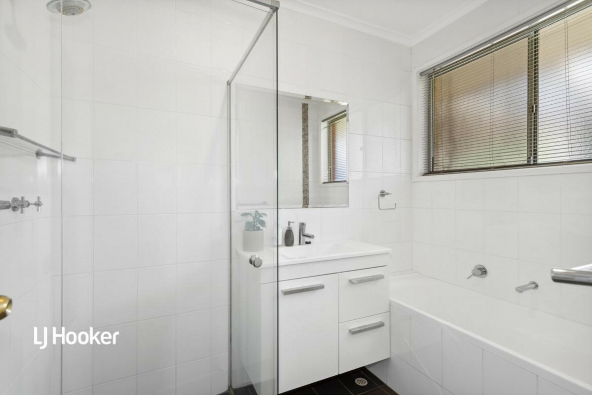 1 Catherine Drive, REDWOOD PARK