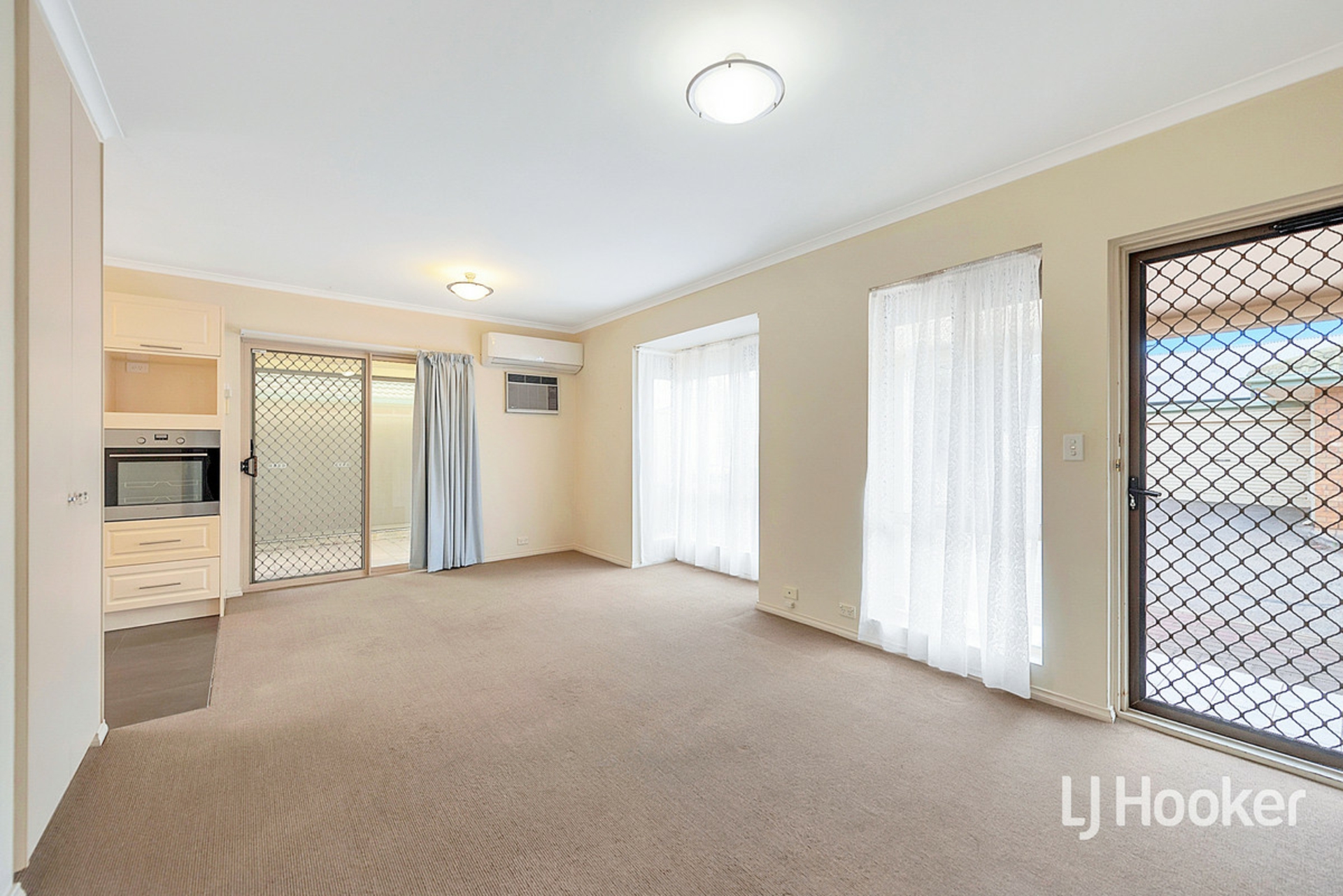 2/12-14 Glover Avenue Pooraka SA - Property Details - LJ Hooker