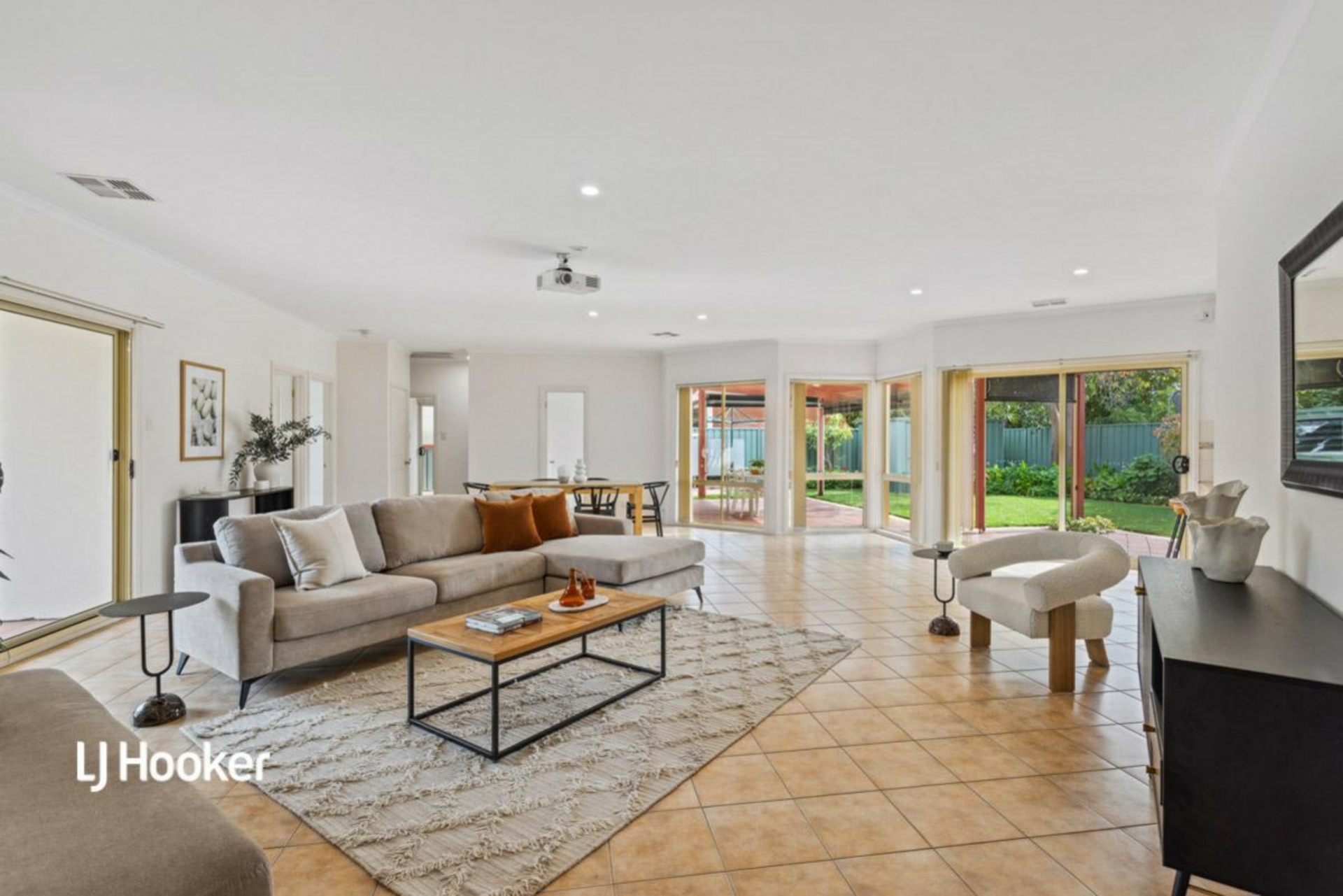 15 Sheaoak Drive, MAWSON LAKES