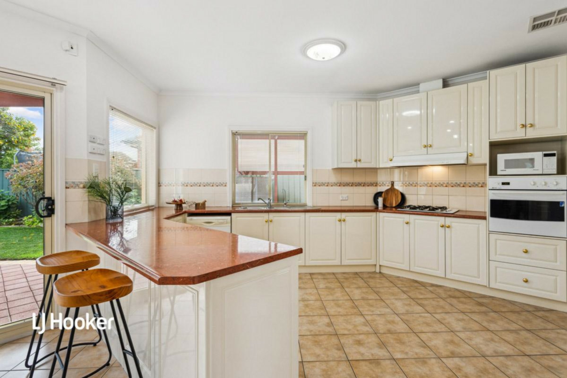 15 Sheaoak Drive, MAWSON LAKES