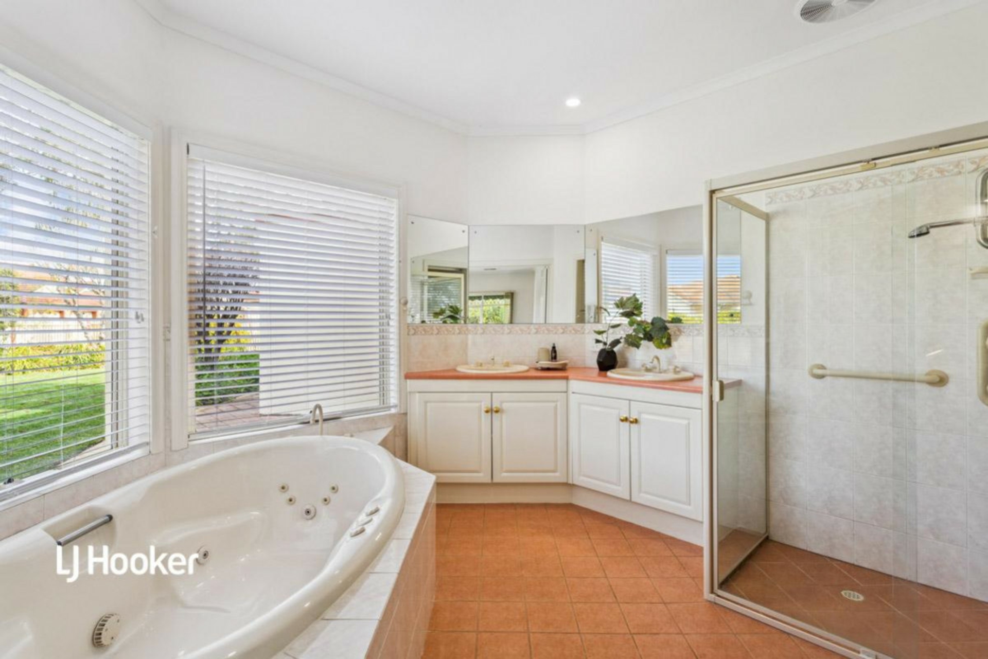 15 Sheaoak Drive, MAWSON LAKES