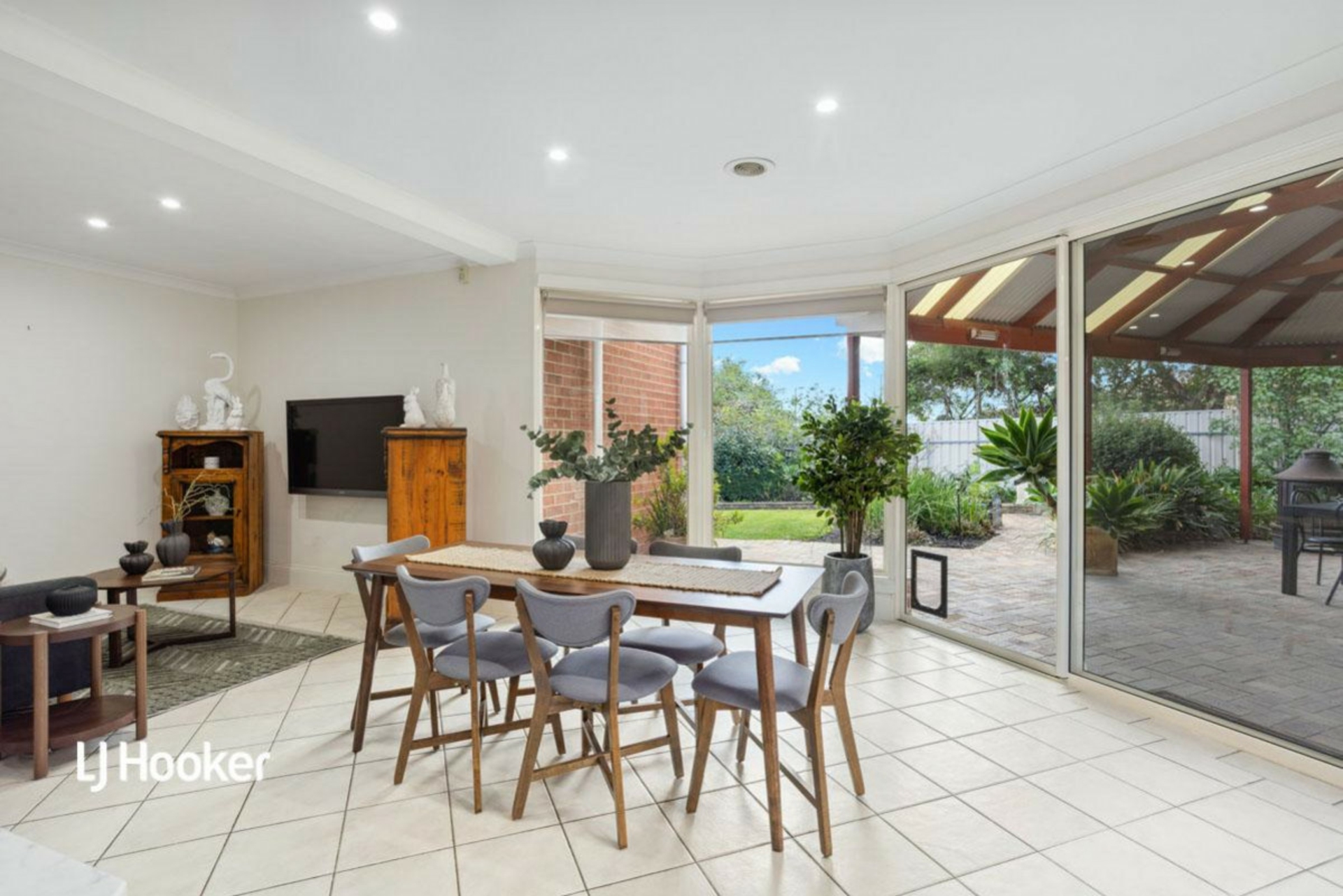 5 Mitre Place, GREENWITH