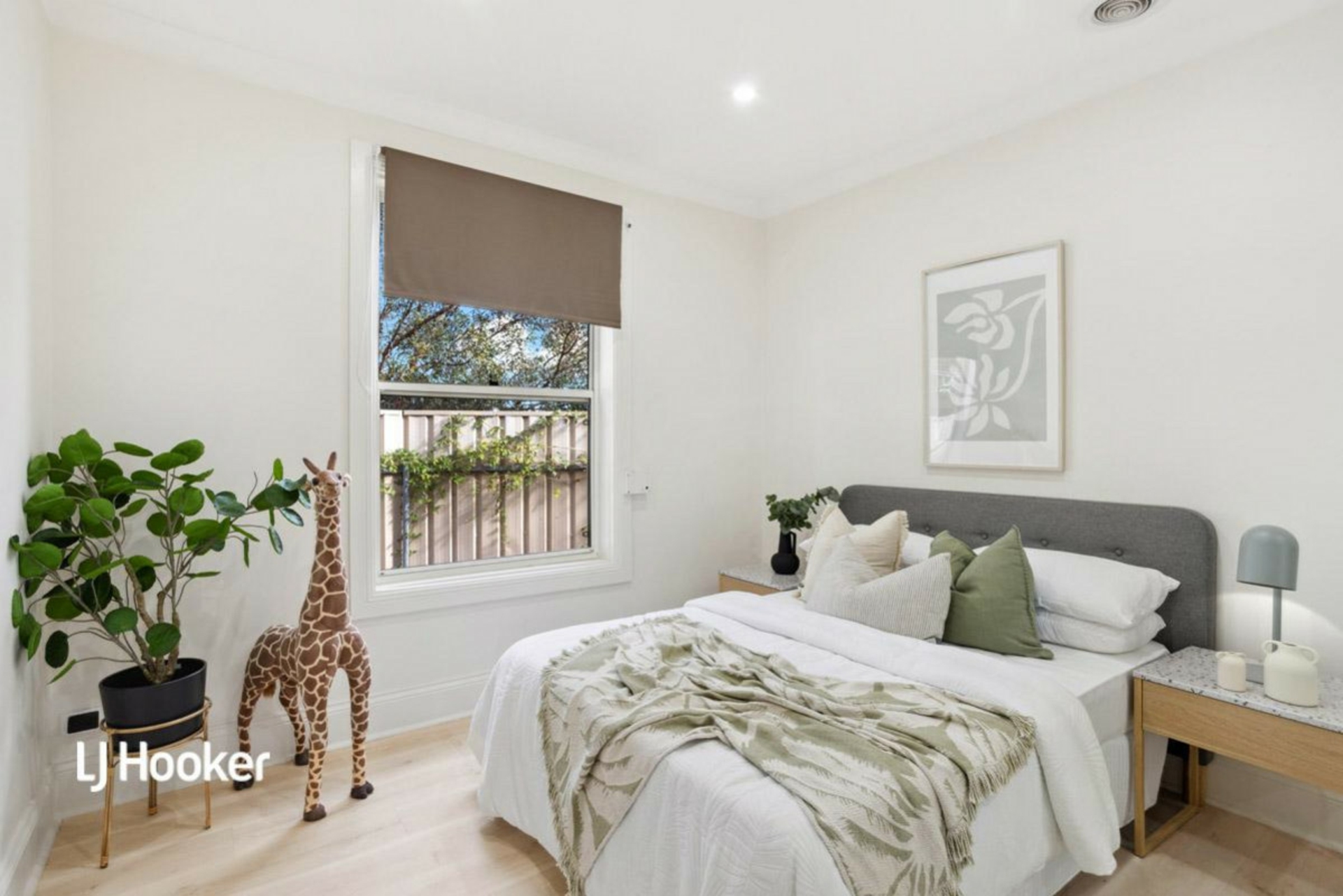 5 Mitre Place, GREENWITH