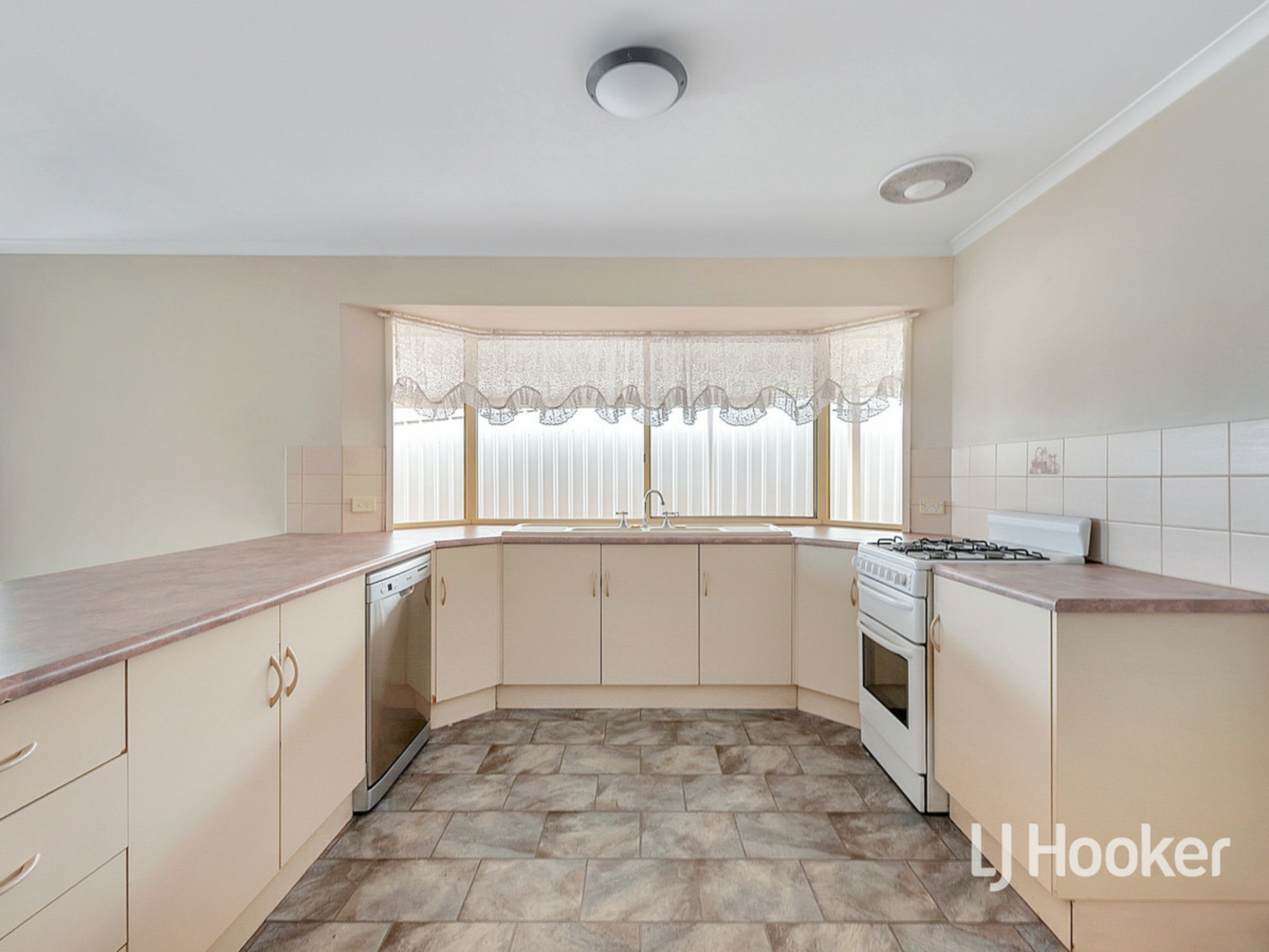 5 Jabez Close Ingle Farm SA - Property Details - LJ Hooker