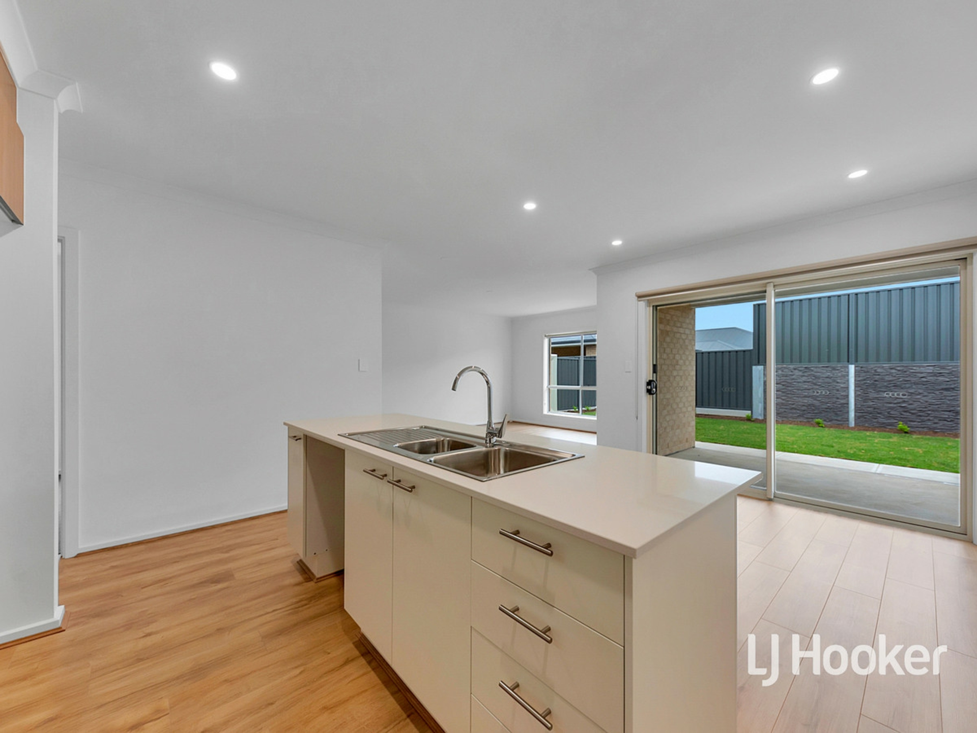 21 Christopher Way, EVANSTON GARDENS
